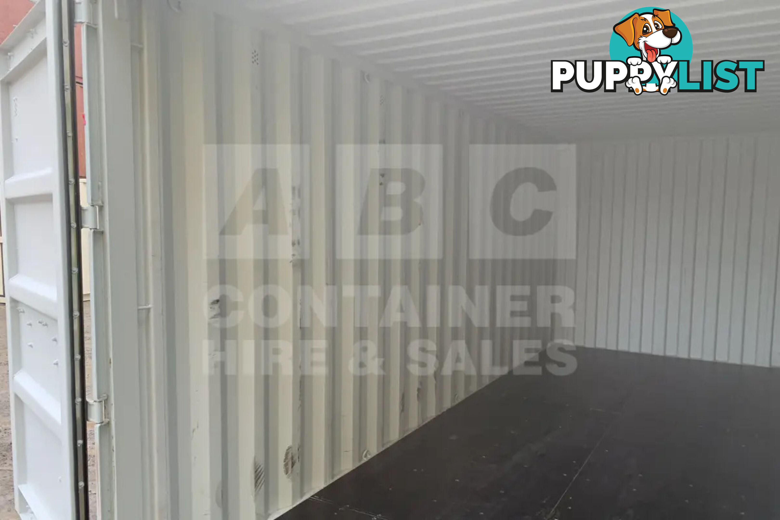 20' STANDARD HEIGHT SHIPPING CONTAINER - in Emerald