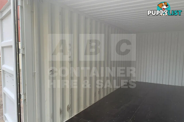 20' STANDARD HEIGHT SHIPPING CONTAINER - in Emerald