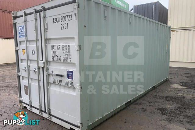 20' STANDARD HEIGHT SHIPPING CONTAINER - in Emerald