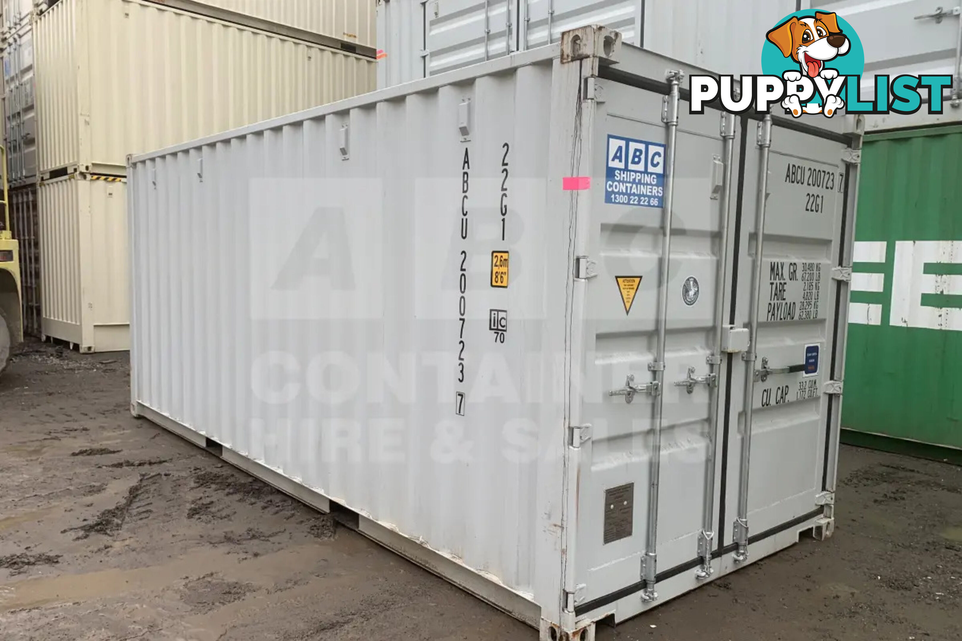 20' STANDARD HEIGHT SHIPPING CONTAINER - in Emerald