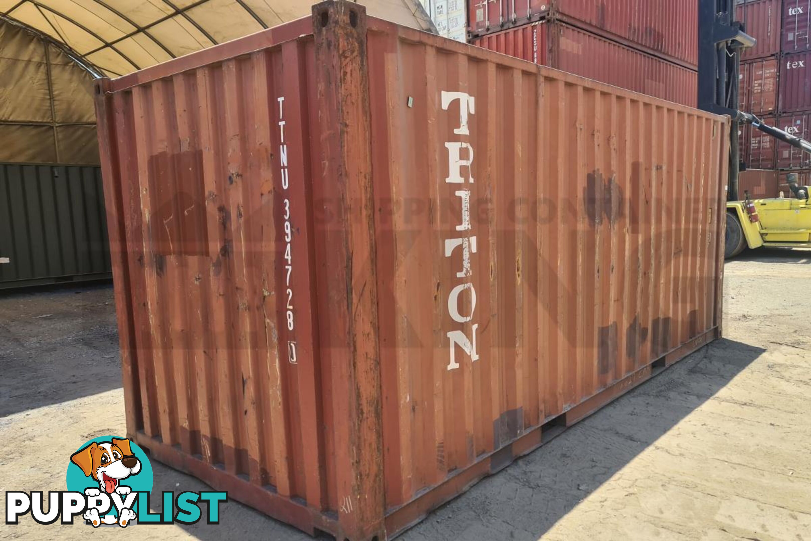 20' STANDARD HEIGHT SHIPPING CONTAINER - in Brisbane