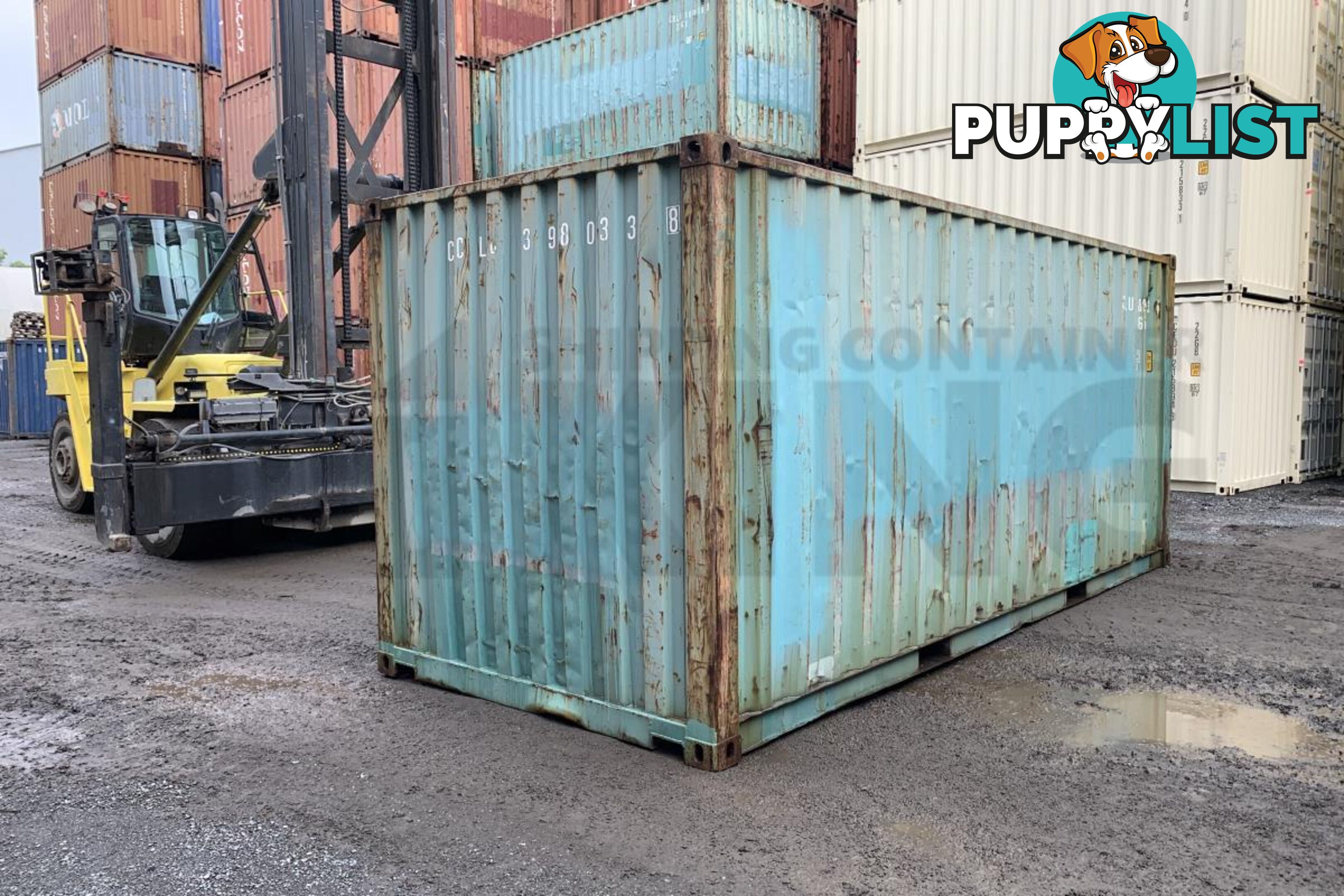 20' STANDARD HEIGHT SHIPPING CONTAINER - in Brisbane