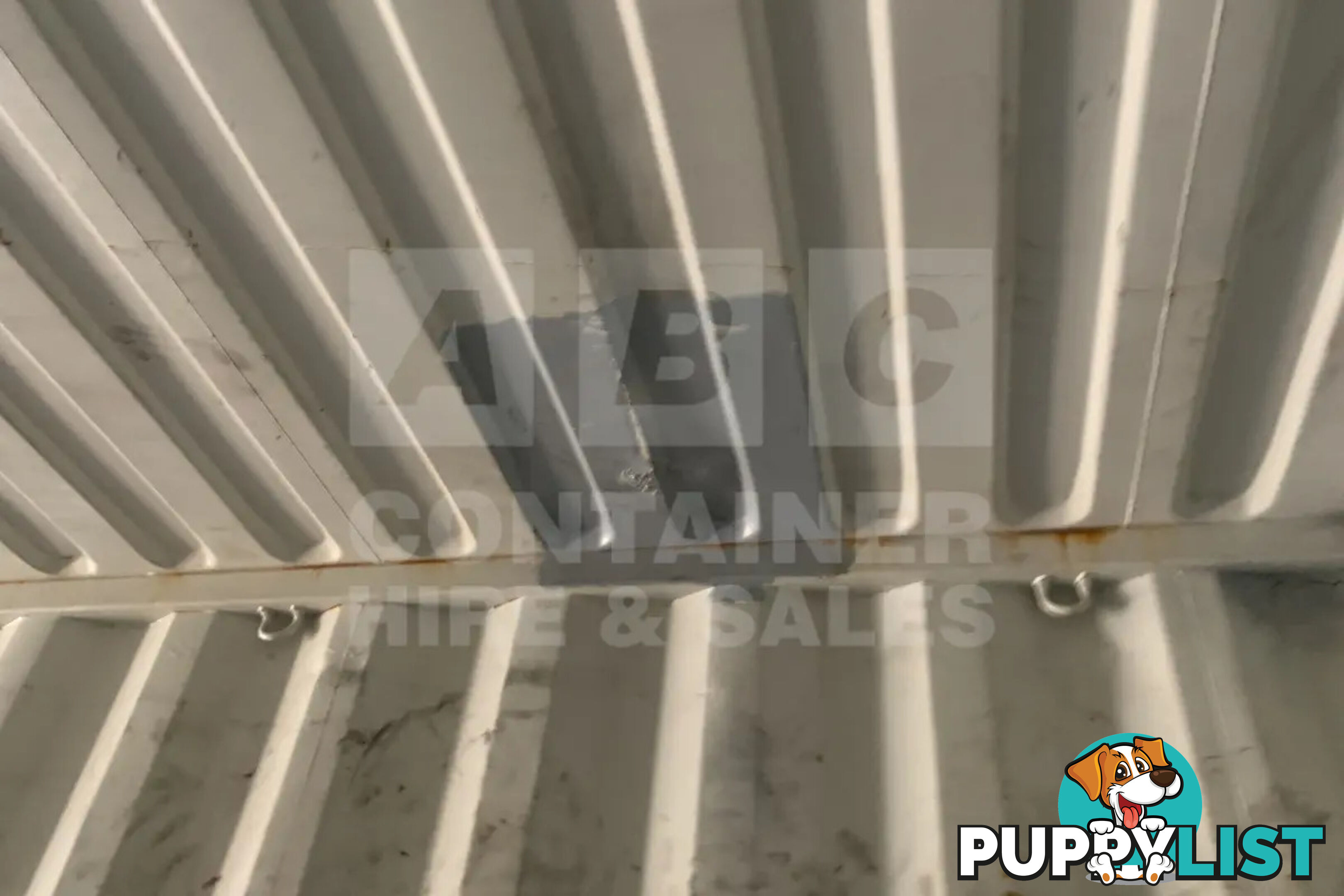 40' HIGH CUBE SHIPPING CONTAINER