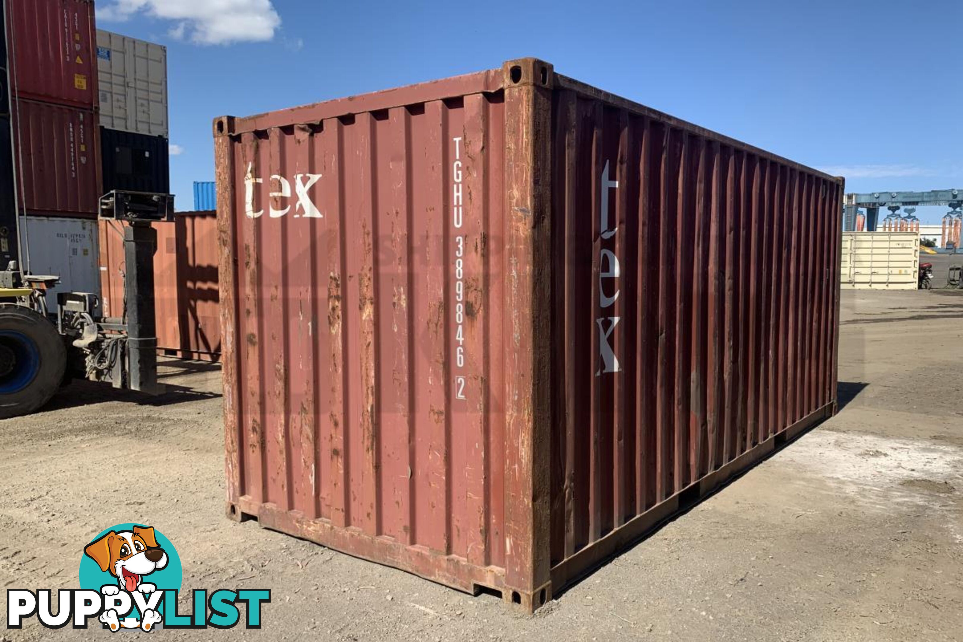 20' STANDARD HEIGHT SHIPPING CONTAINER - in Brisbane