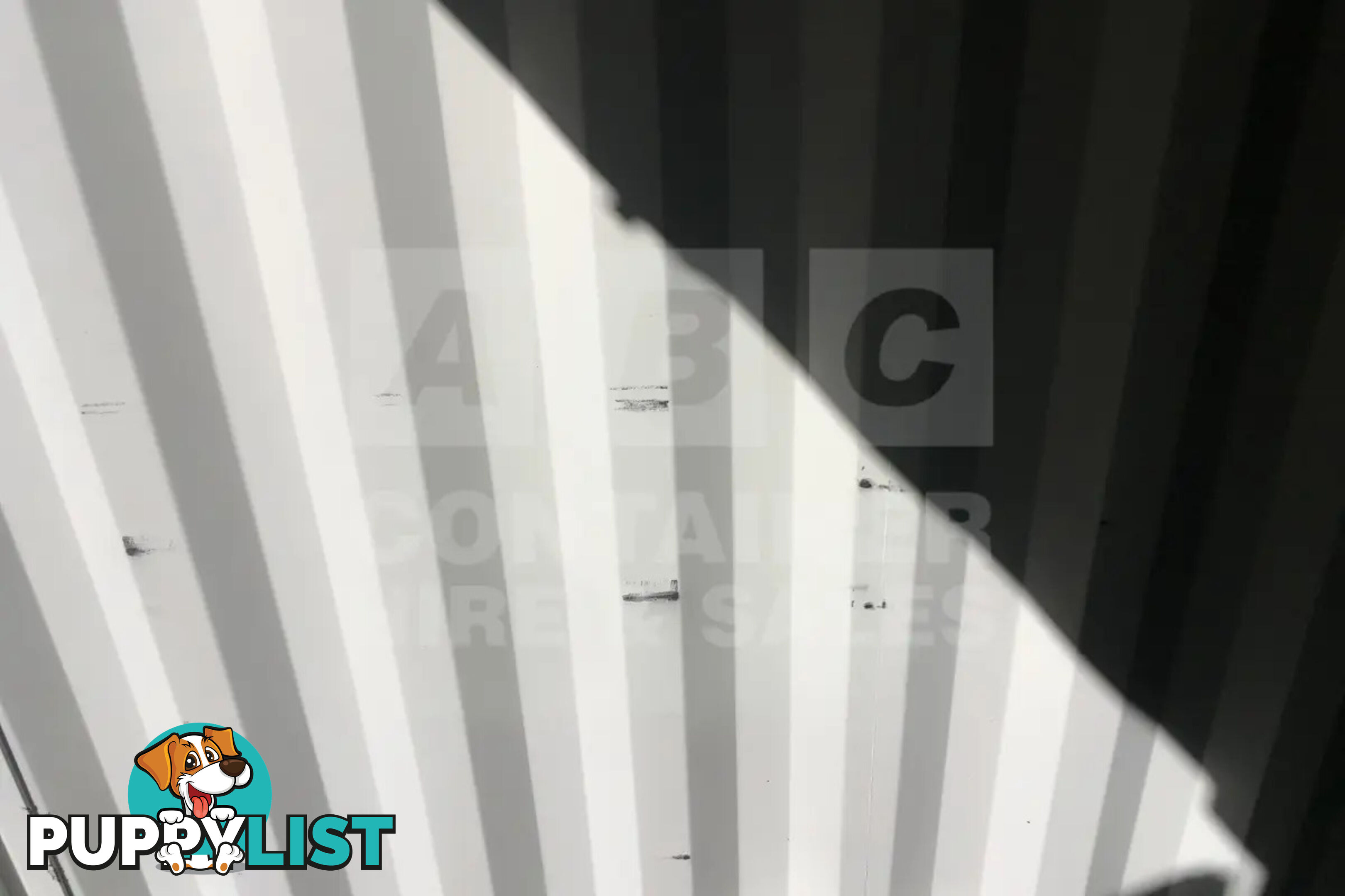 20' STANDARD HEIGHT SHIPPING CONTAINER