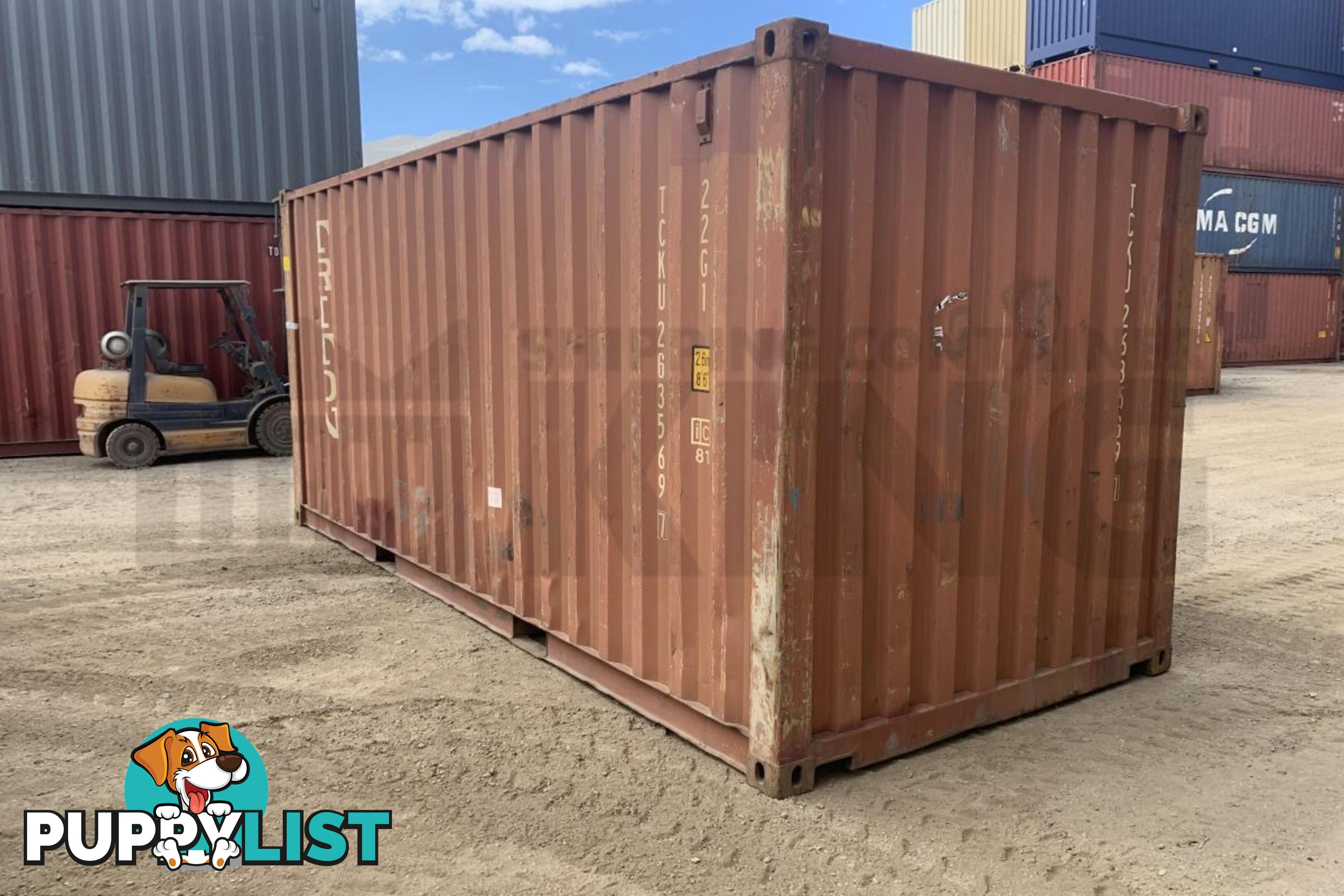 20' STANDARD HEIGHT SHIPPING CONTAINER - in Brisbane