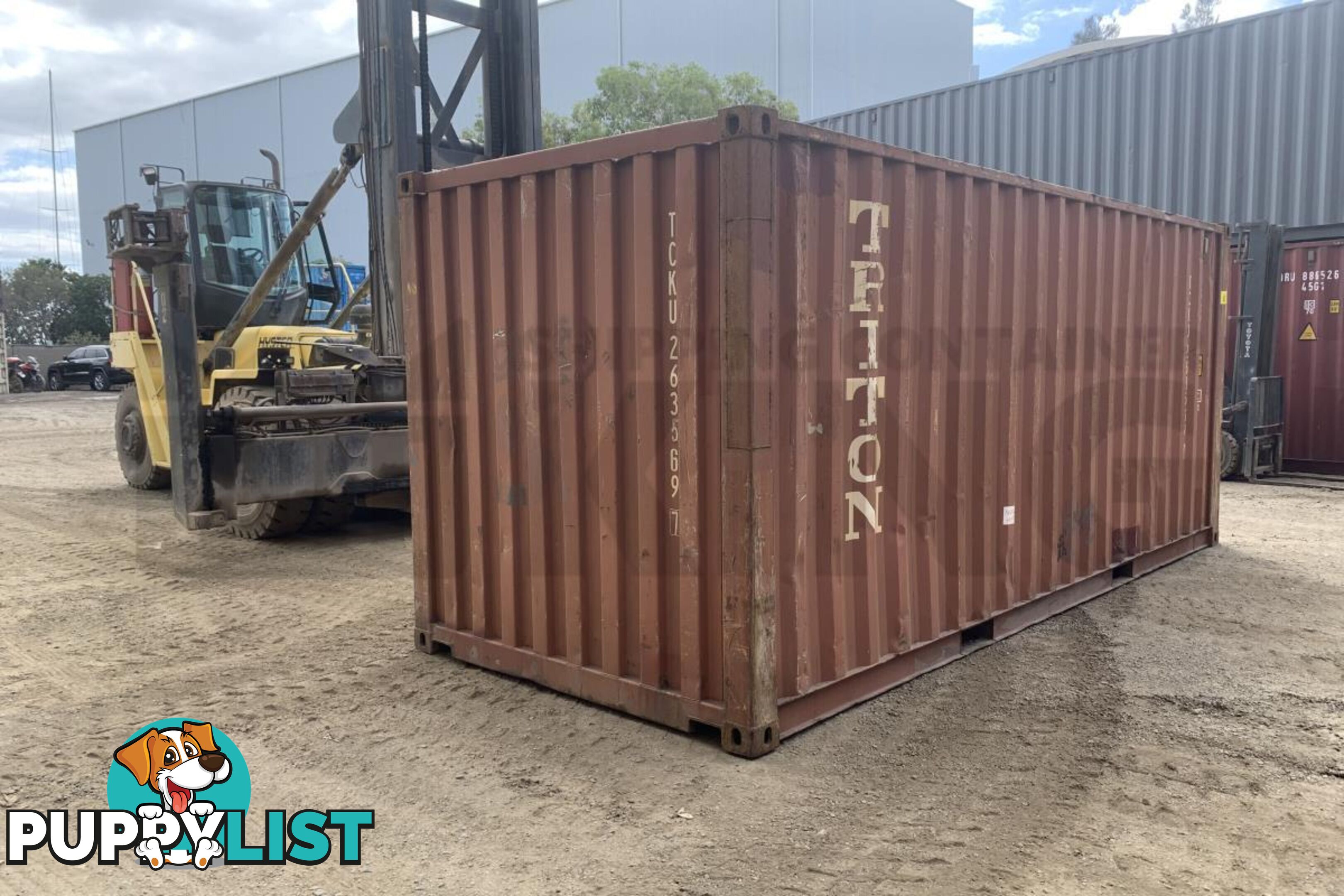 20' STANDARD HEIGHT SHIPPING CONTAINER - in Brisbane