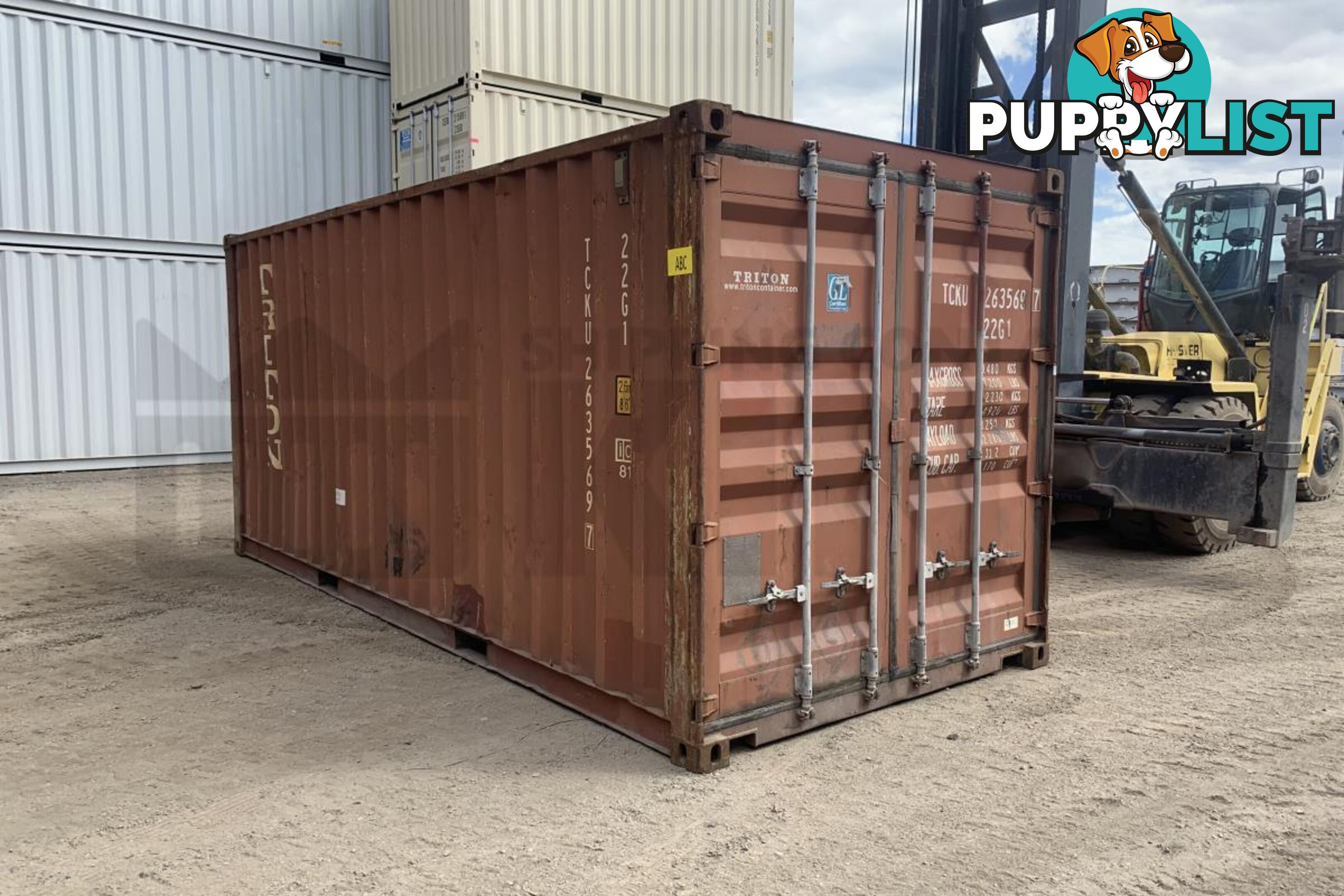 20' STANDARD HEIGHT SHIPPING CONTAINER - in Brisbane