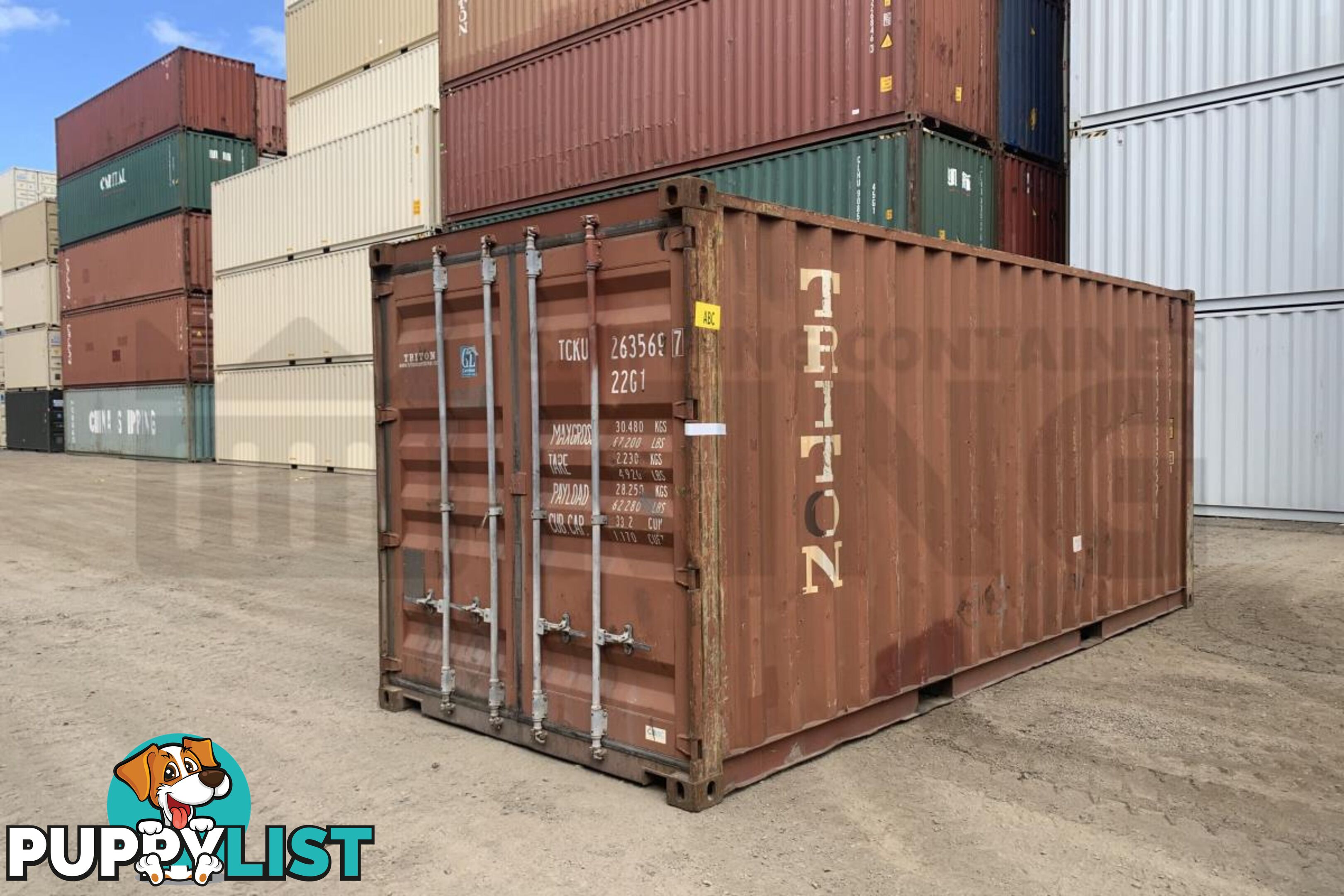 20' STANDARD HEIGHT SHIPPING CONTAINER - in Brisbane