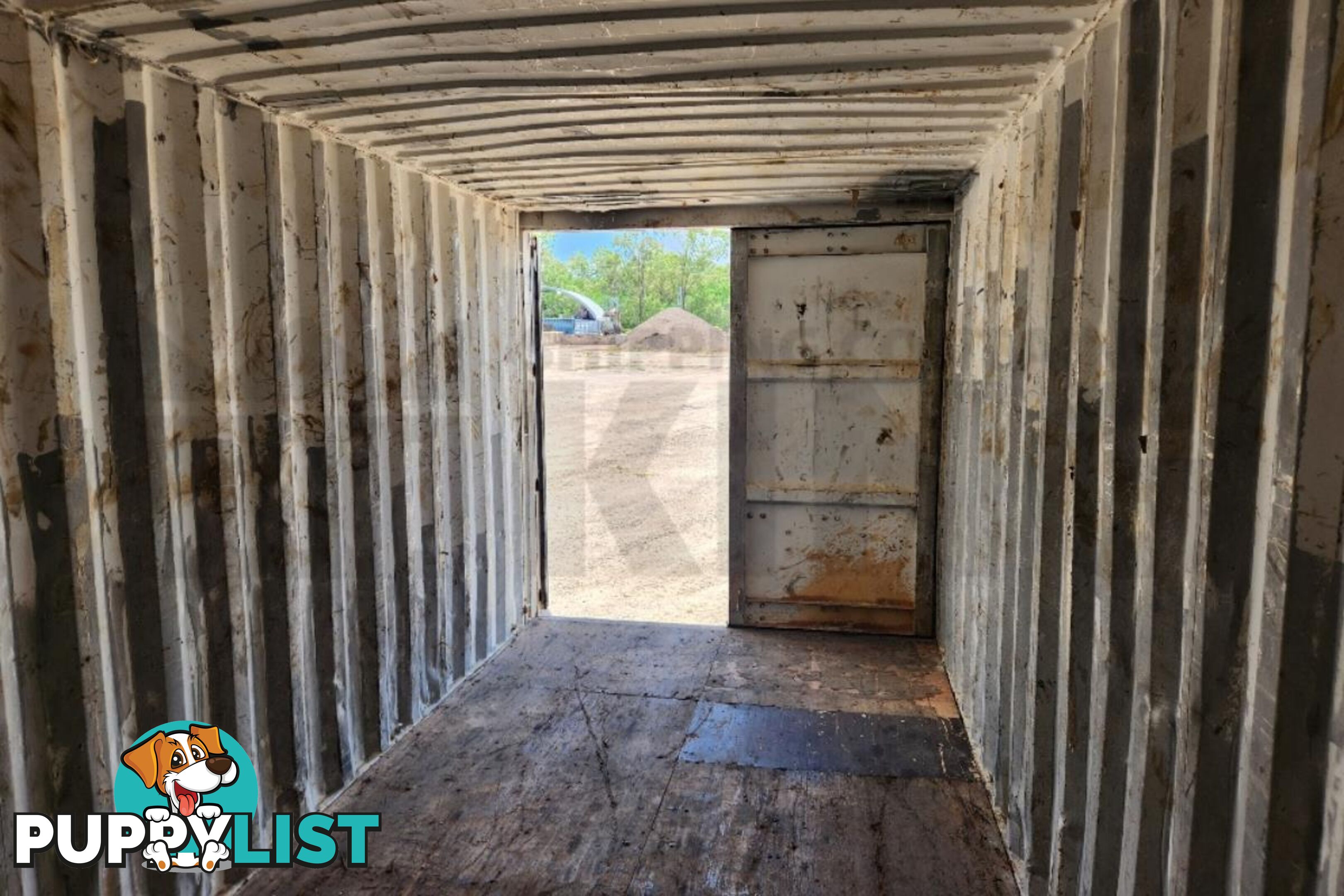 20' STANDARD HEIGHT SHIPPING CONTAINER - in Townsville