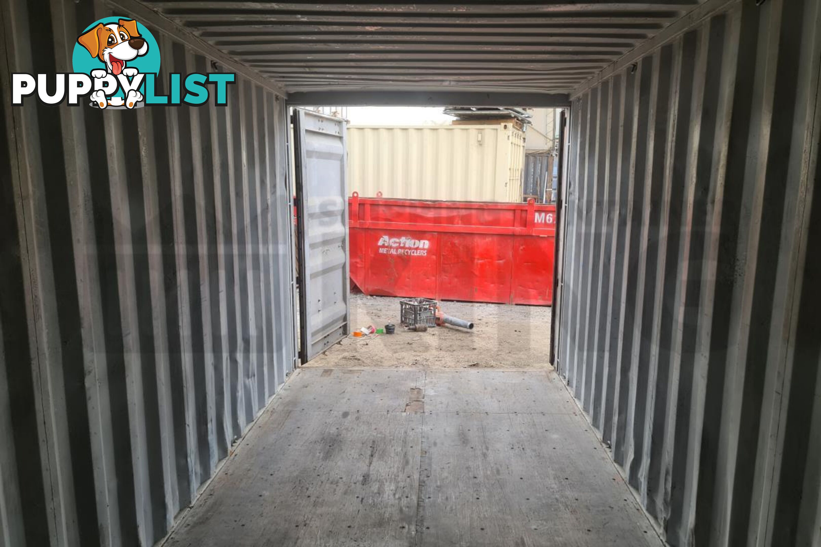 20' STANDARD HEIGHT SHIPPING CONTAINER - in Brisbane