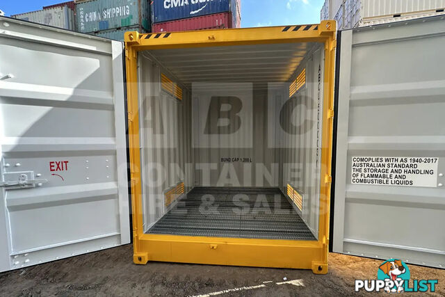 PAIR OF 10' HC DANGEROUS GOODS CONTAINERS (2 X 4 POST 10' DG'S)