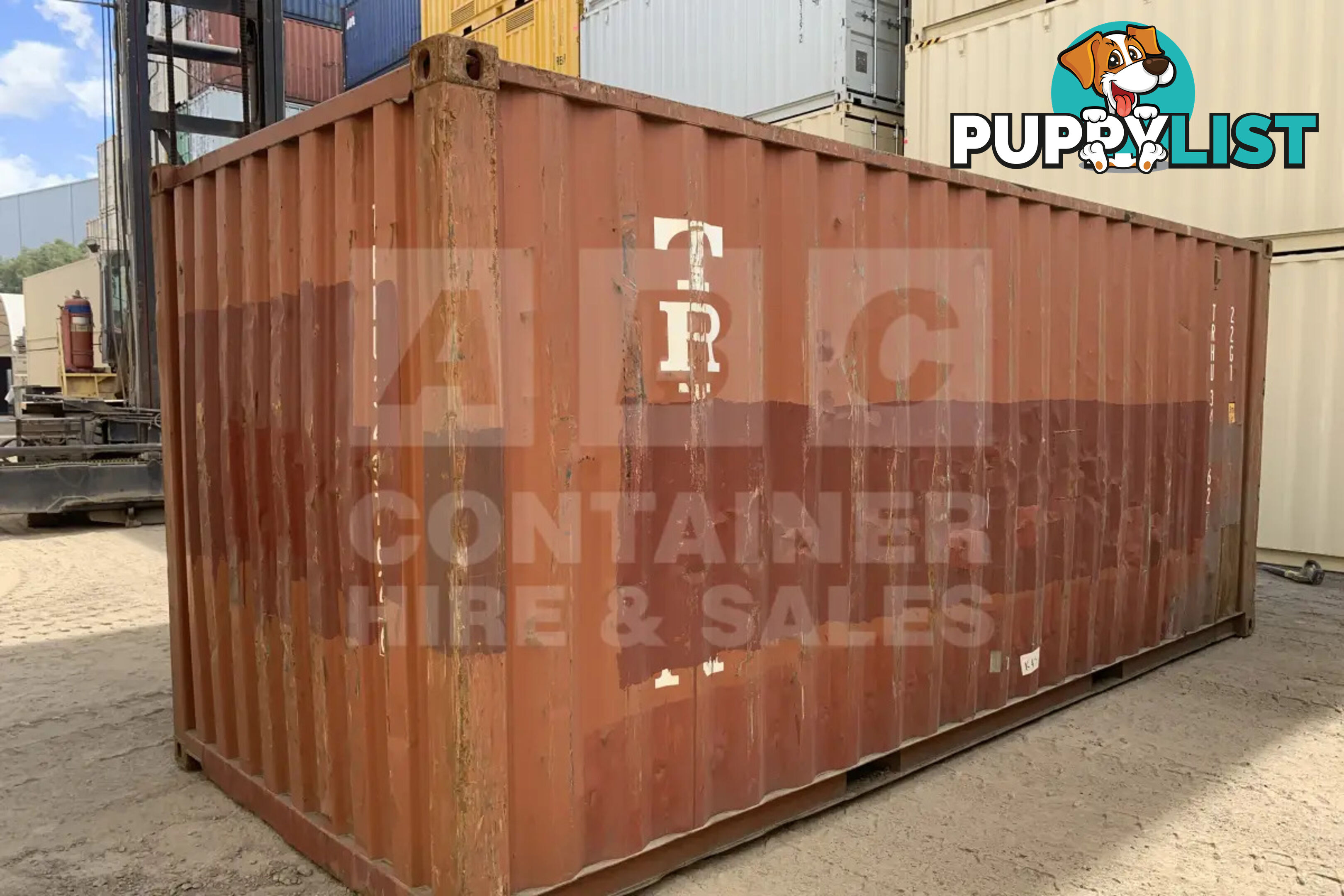 20' STANDARD HEIGHT SHIPPING CONTAINER - in Brisbane