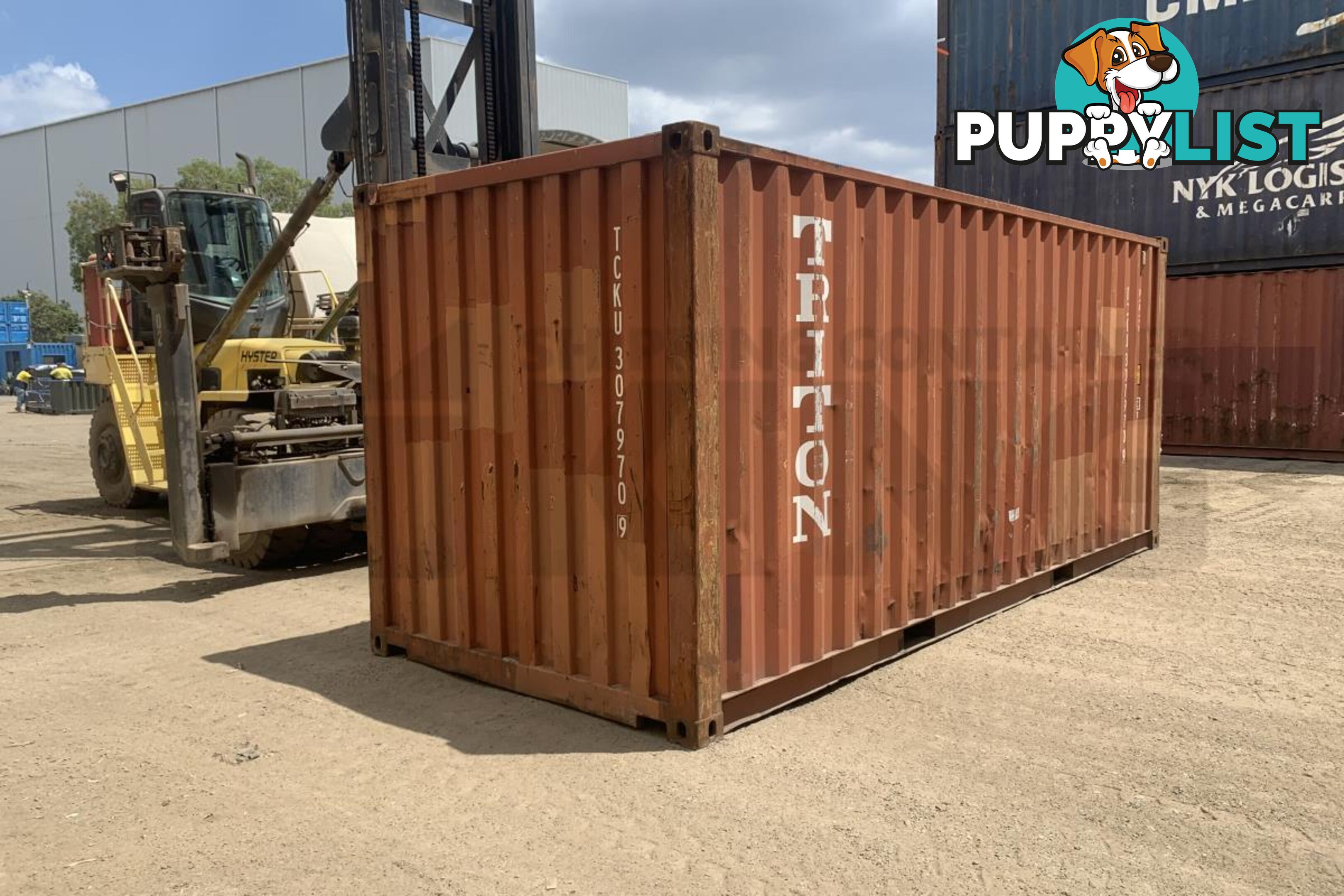 20' STANDARD HEIGHT SHIPPING CONTAINER - in Brisbane