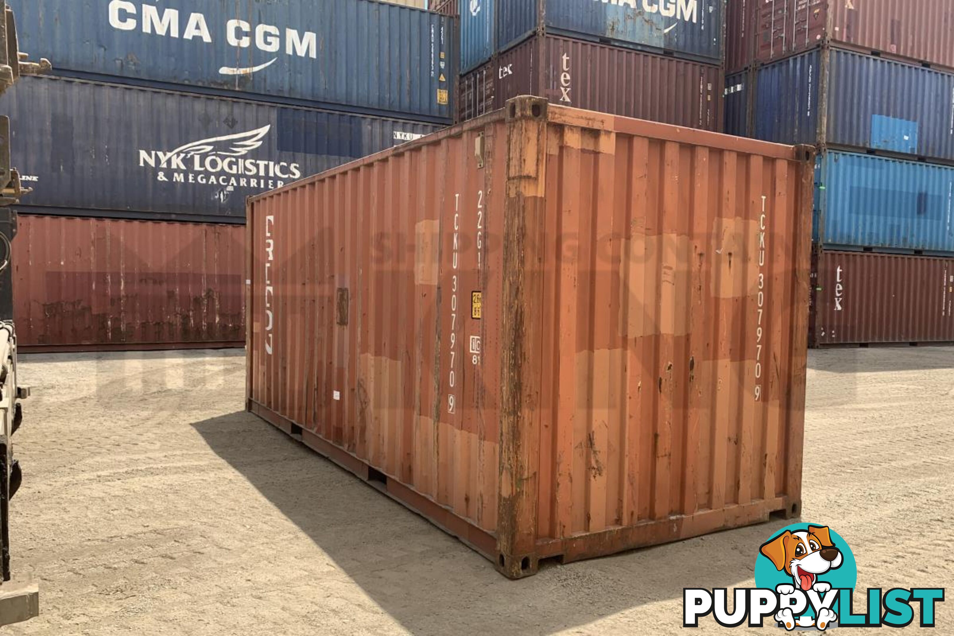 20' STANDARD HEIGHT SHIPPING CONTAINER - in Brisbane