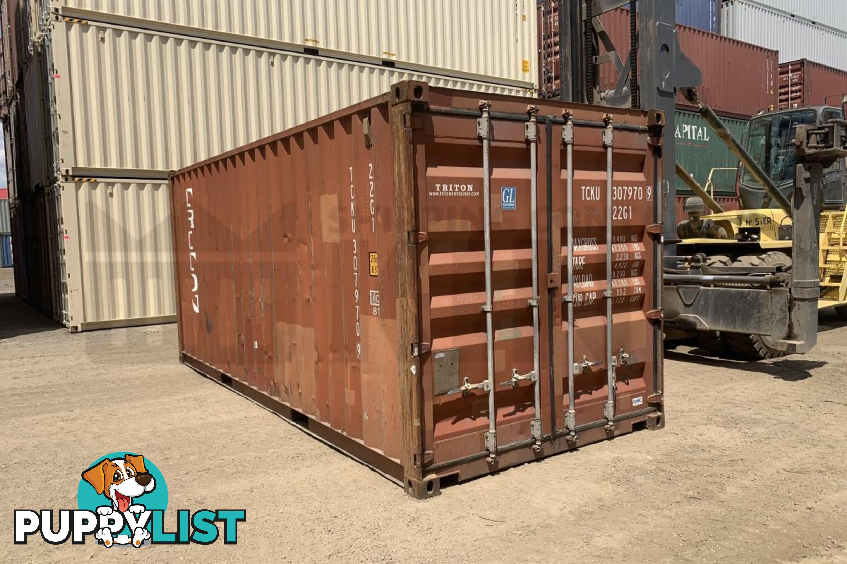 20' STANDARD HEIGHT SHIPPING CONTAINER - in Brisbane