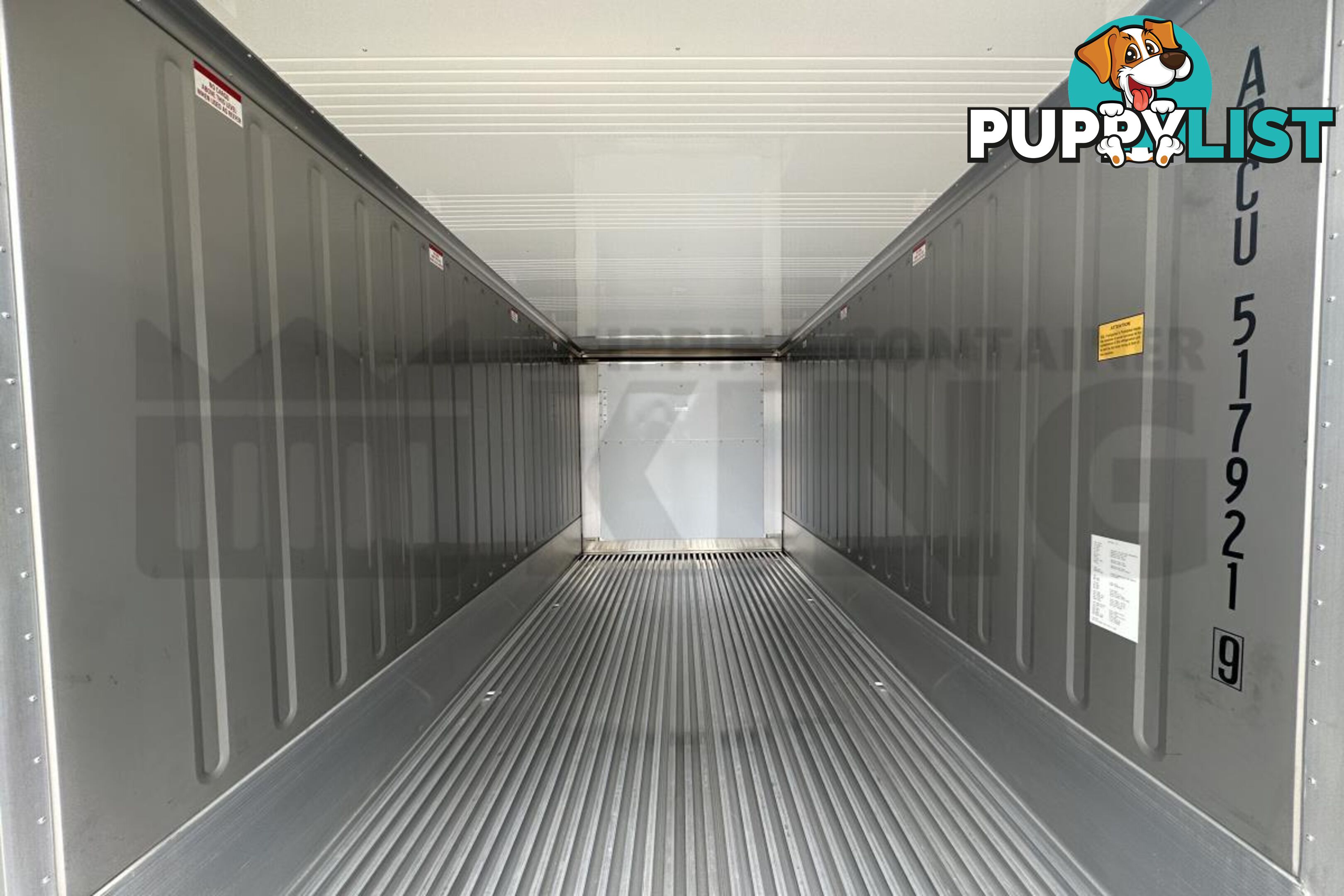 20' STANDARD HEIGHT REFRIGERATED "REEFER" SHIPPING CONTAINER (OPERATIONAL) - in Brisbane