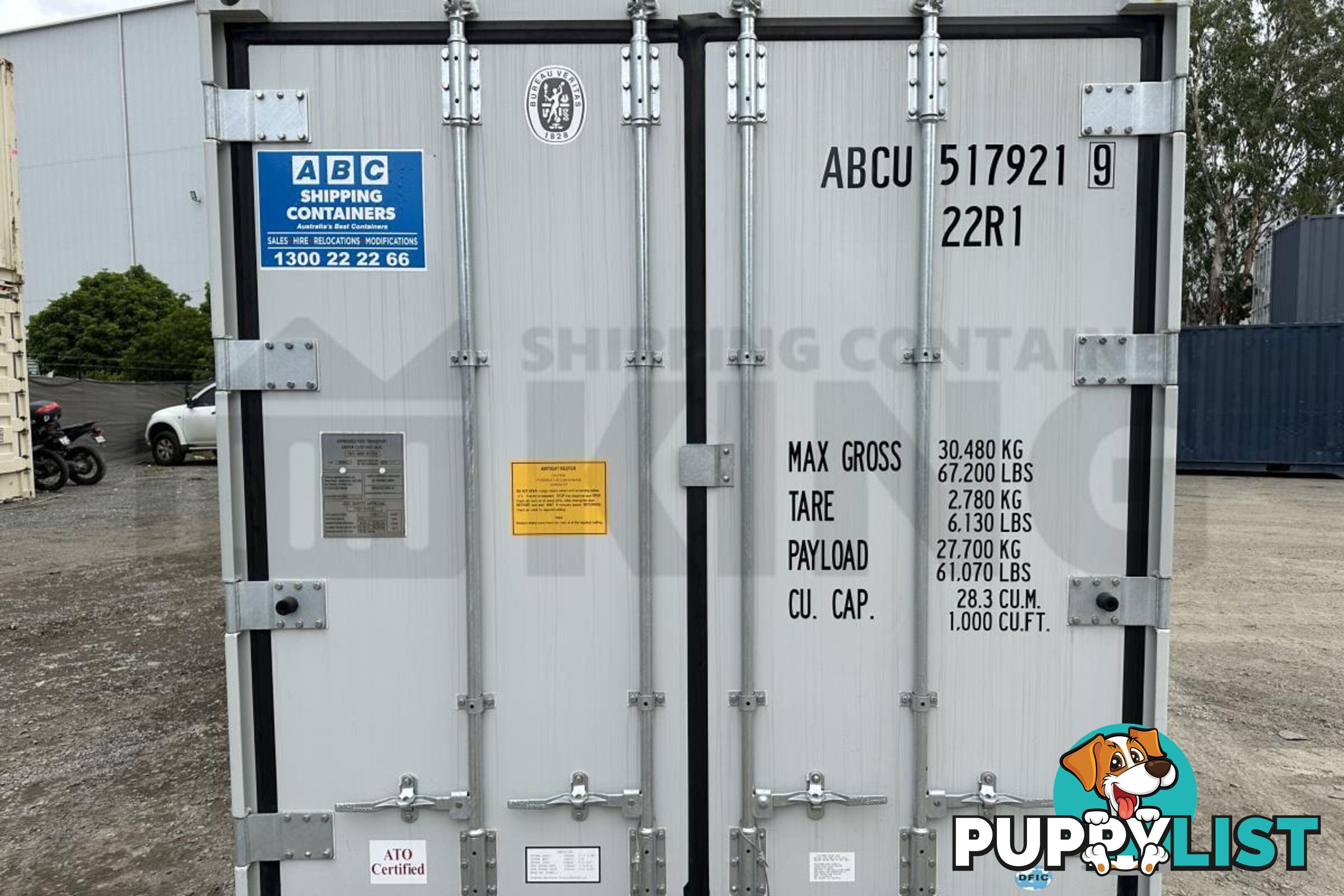 20' STANDARD HEIGHT REFRIGERATED "REEFER" SHIPPING CONTAINER (OPERATIONAL) - in Brisbane