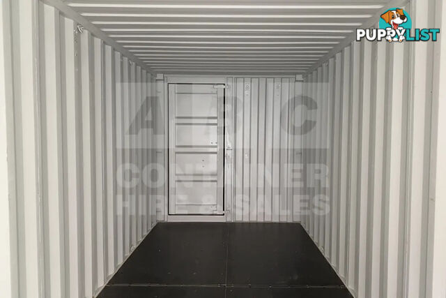 20' STANDARD HEIGHT SHIPPING CONTAINER (TRI DOOR) - in Brisbane