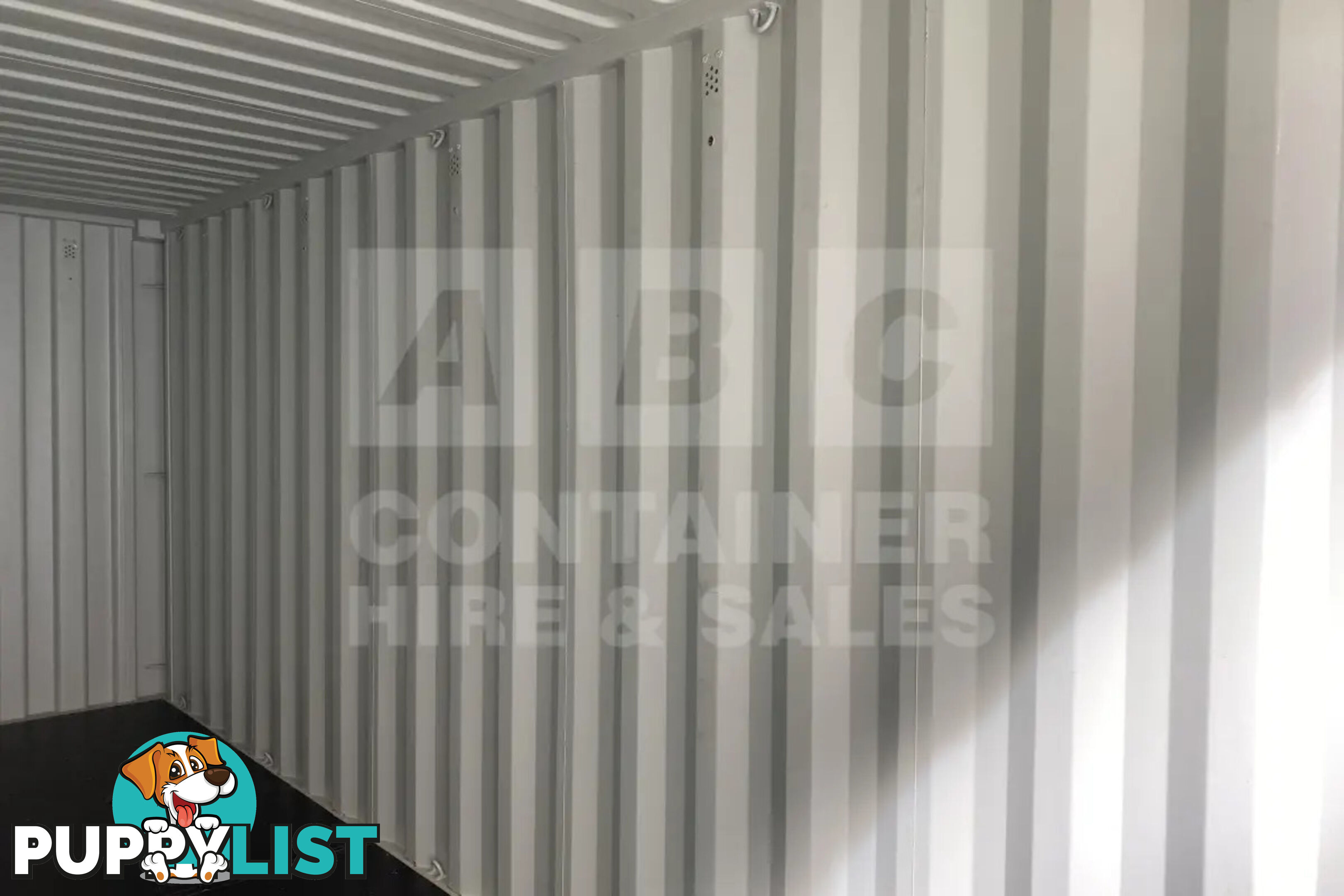 20' STANDARD HEIGHT SHIPPING CONTAINER (TRI DOOR) - in Brisbane