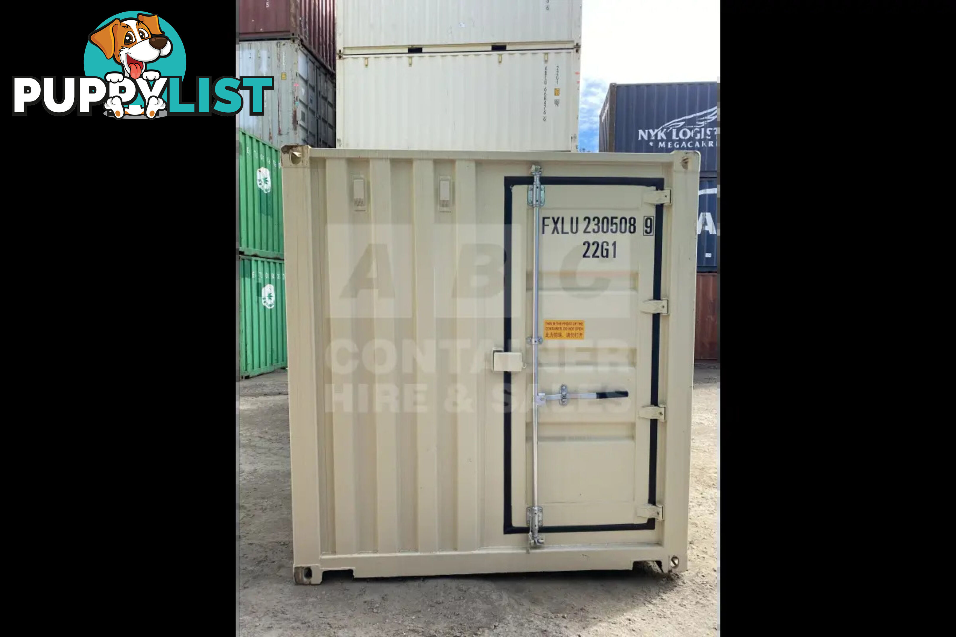20' STANDARD HEIGHT SHIPPING CONTAINER (TRI DOOR) - in Brisbane