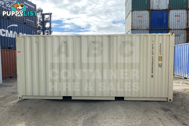 20' STANDARD HEIGHT SHIPPING CONTAINER (TRI DOOR) - in Brisbane