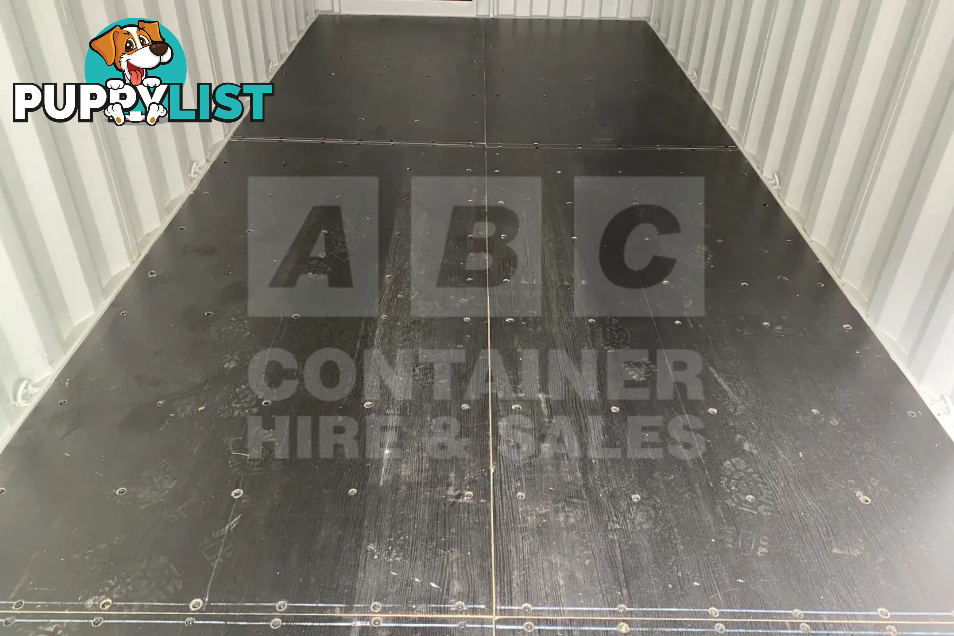 20' STANDARD HEIGHT SHIPPING CONTAINER (TRI DOOR) - in Brisbane