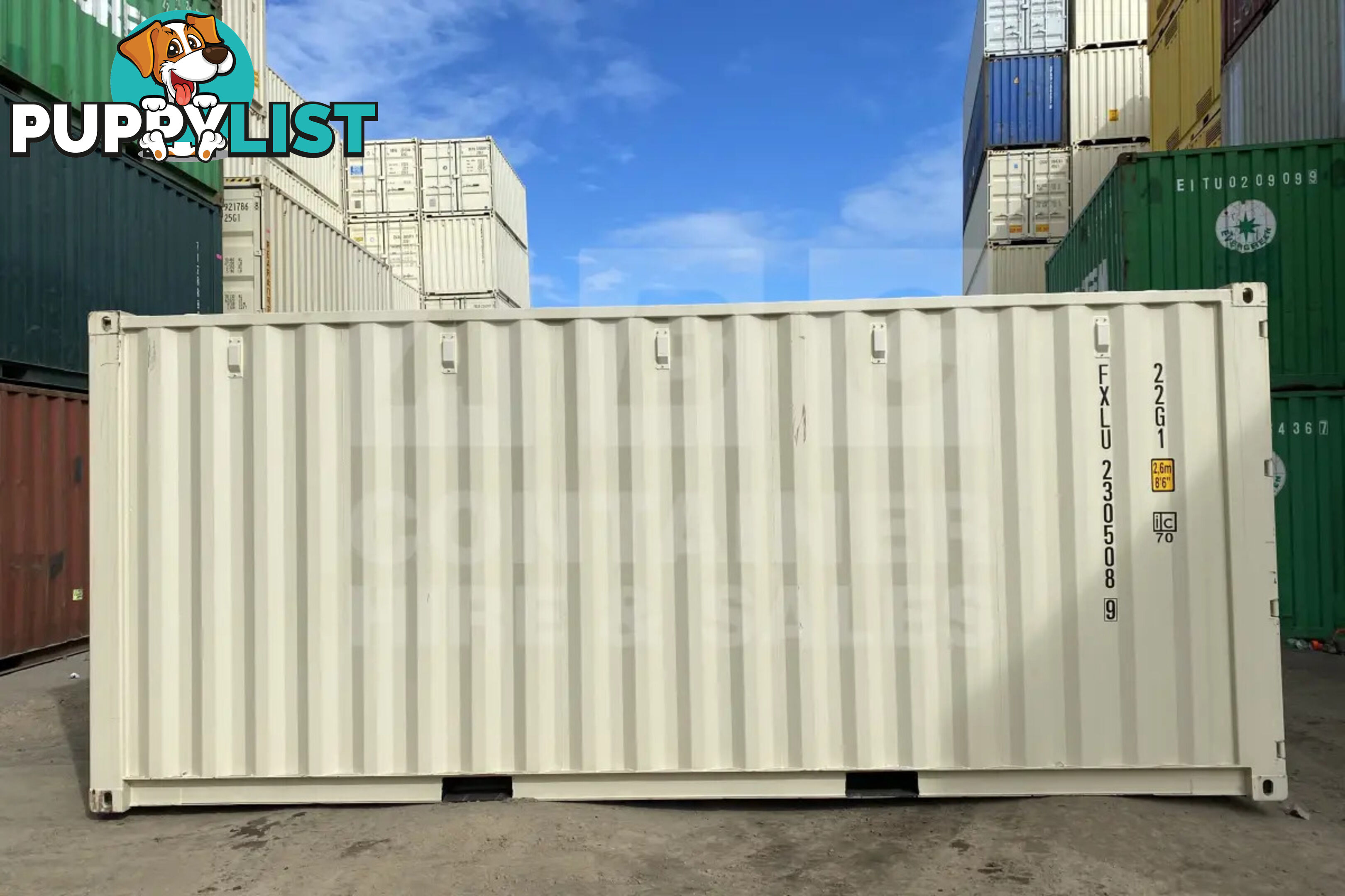 20' STANDARD HEIGHT SHIPPING CONTAINER (TRI DOOR) - in Brisbane