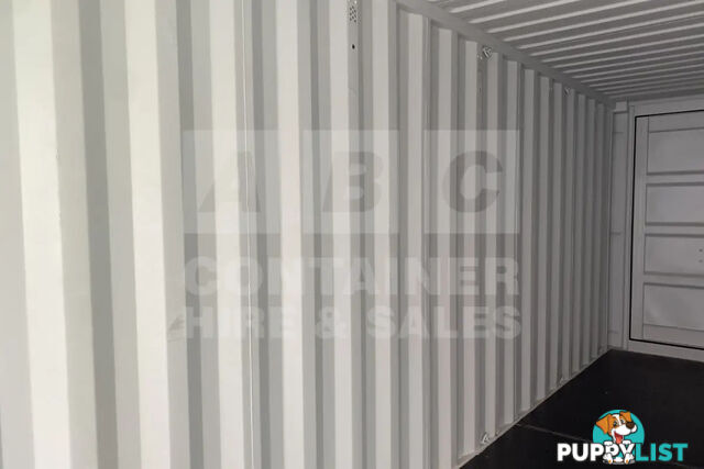 20' STANDARD HEIGHT SHIPPING CONTAINER (TRI DOOR) - in Brisbane