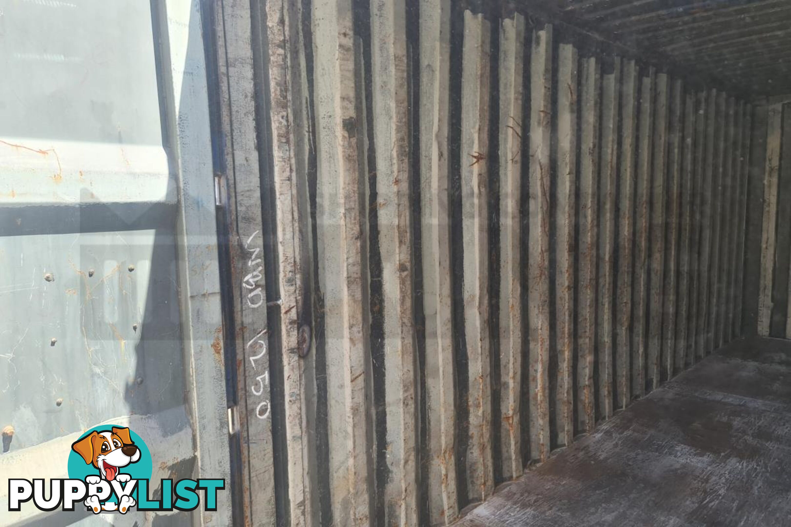 20' STANDARD HEIGHT SHIPPING CONTAINER - in Brisbane