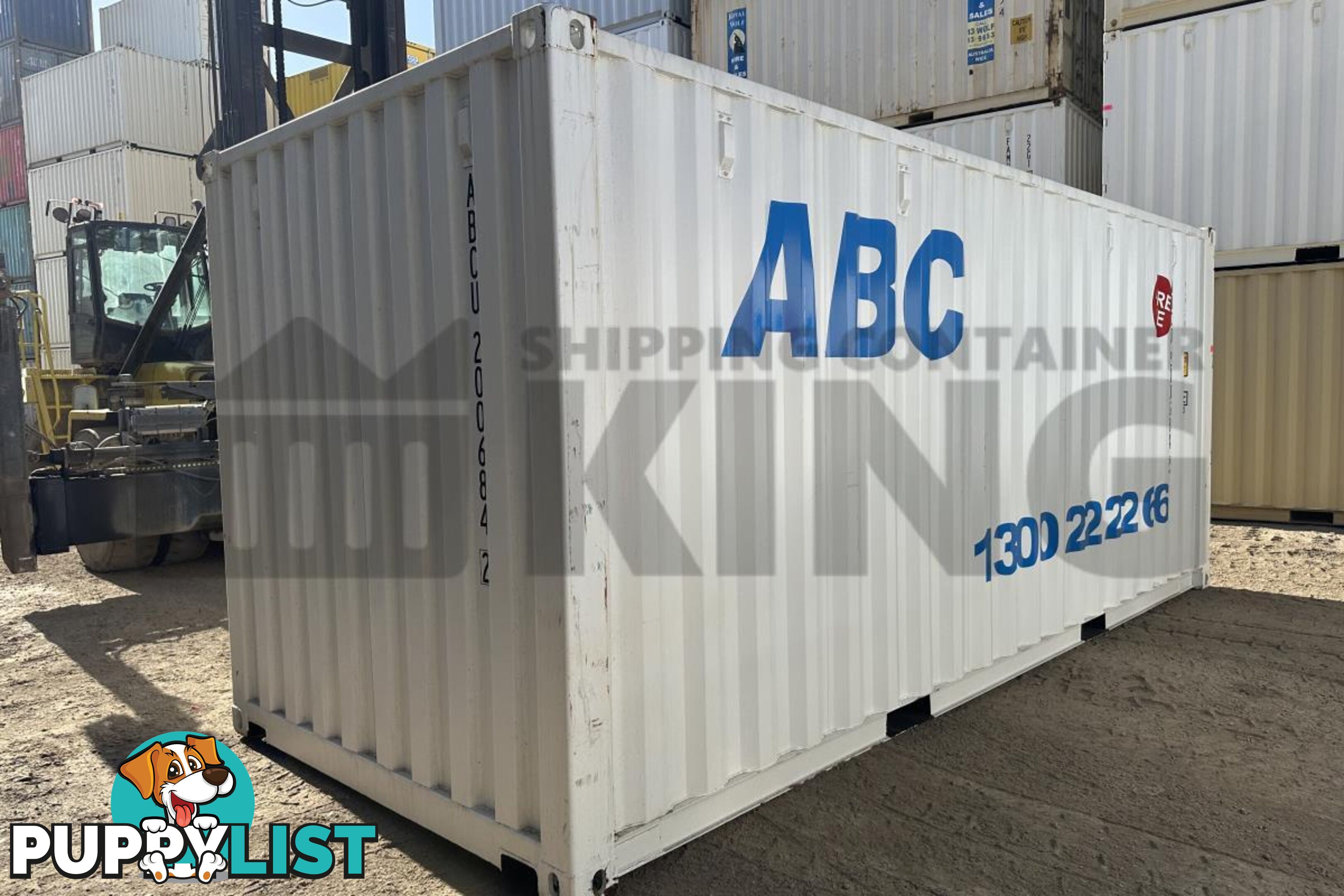 20' STANDARD HEIGHT SHIPPING CONTAINER - in Brisbane