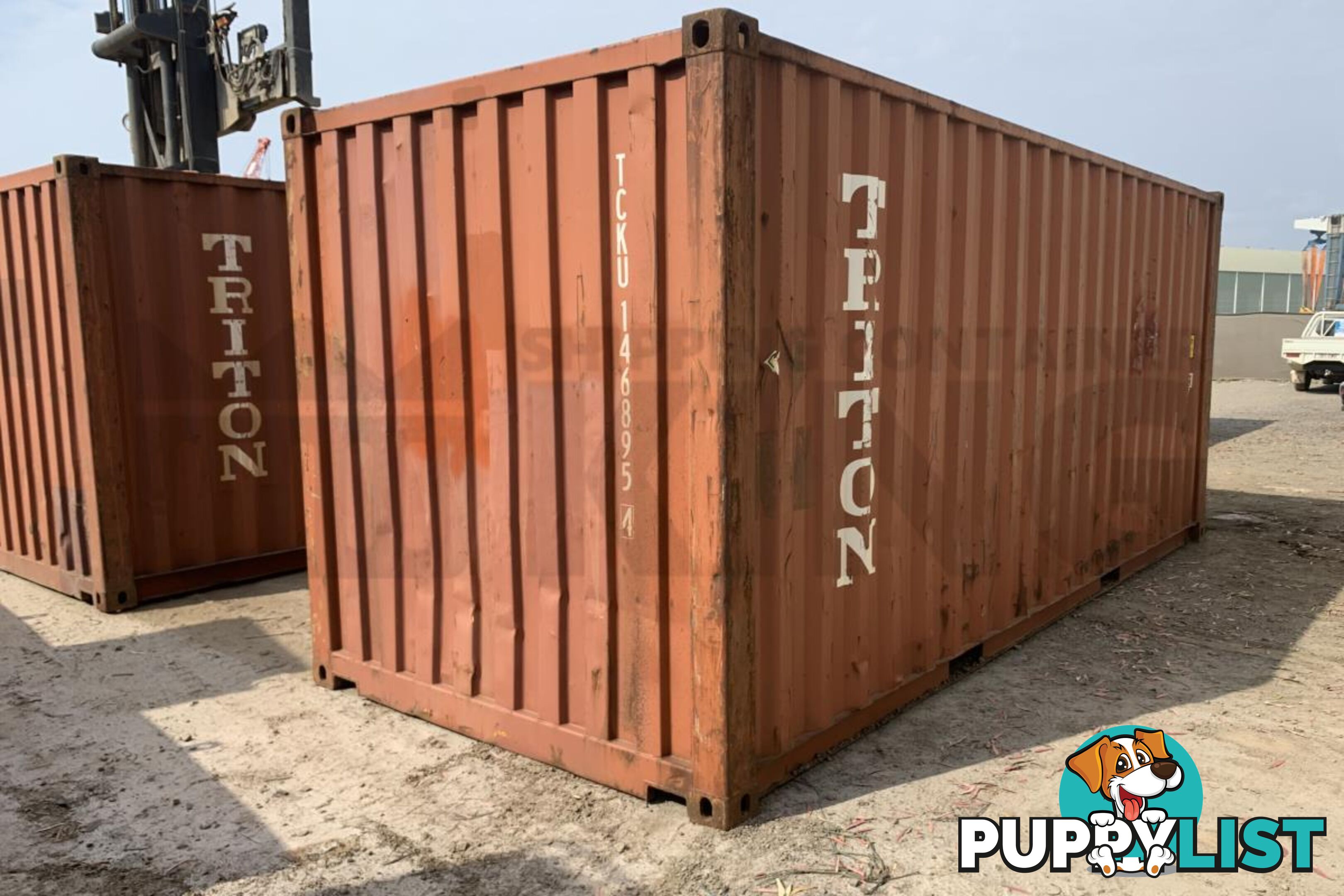 20' STANDARD HEIGHT SHIPPING CONTAINER - in Brisbane