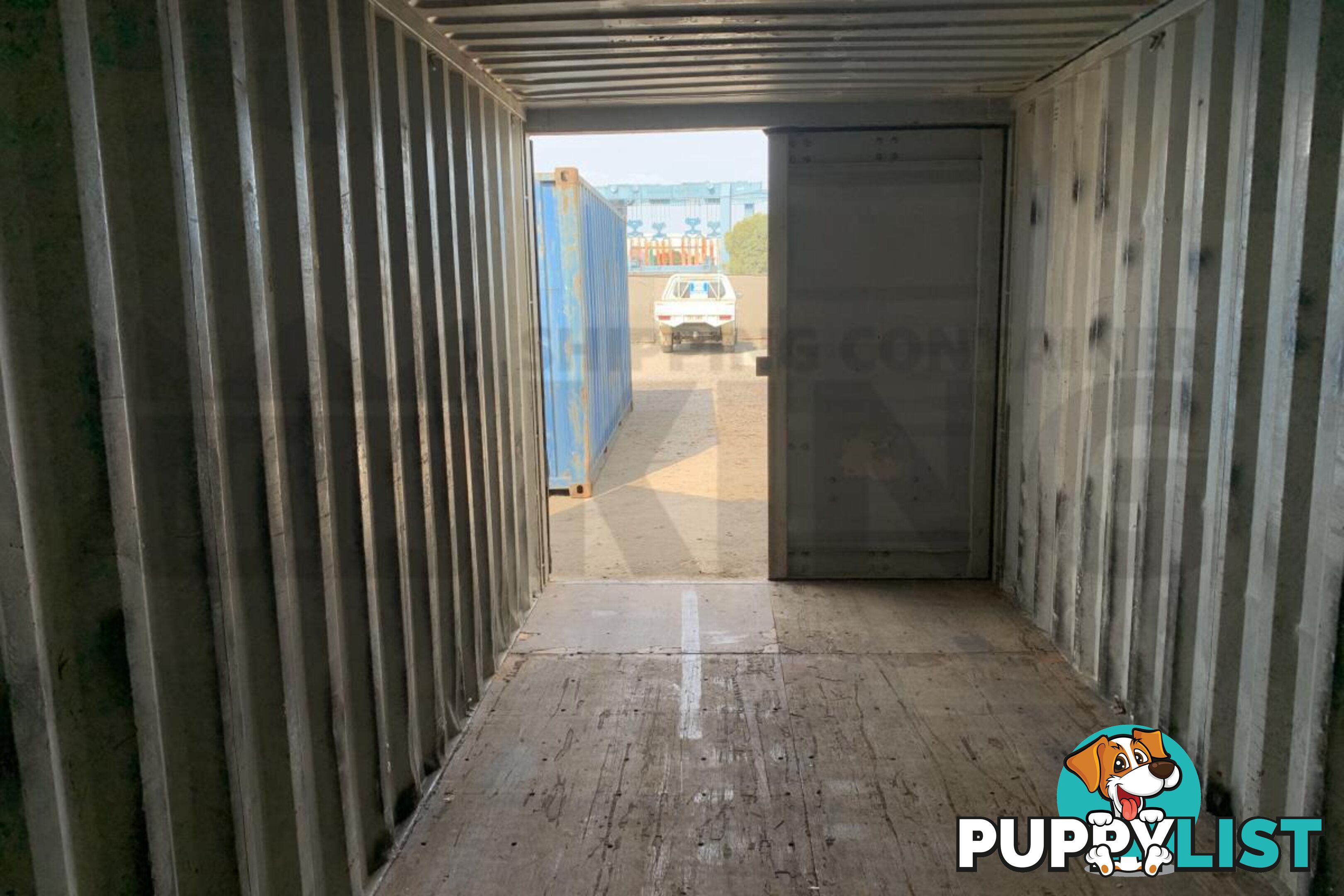 20' STANDARD HEIGHT SHIPPING CONTAINER - in Brisbane