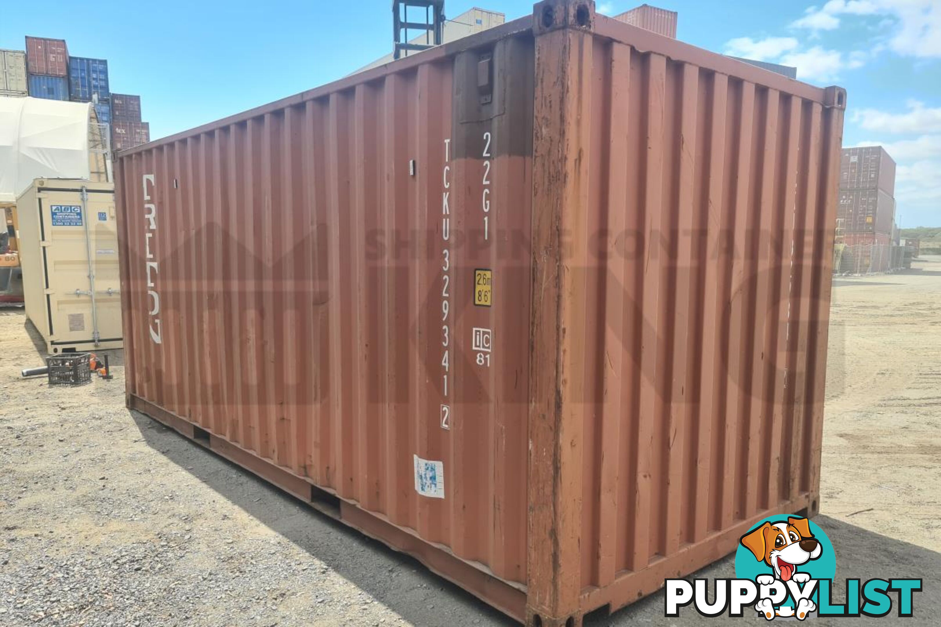 20' STANDARD HEIGHT SHIPPING CONTAINER - in Brisbane