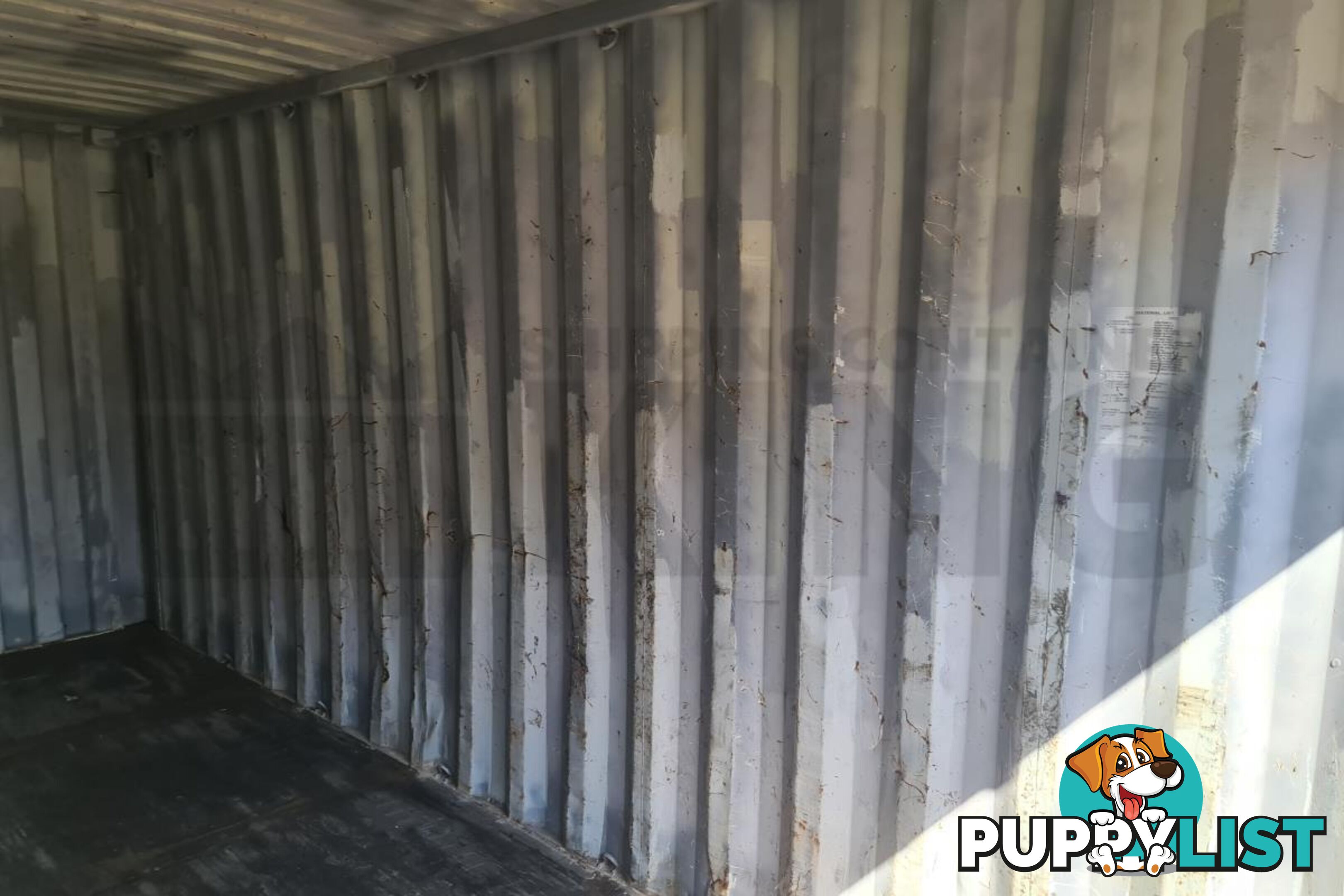 20' STANDARD HEIGHT SHIPPING CONTAINER - in Brisbane