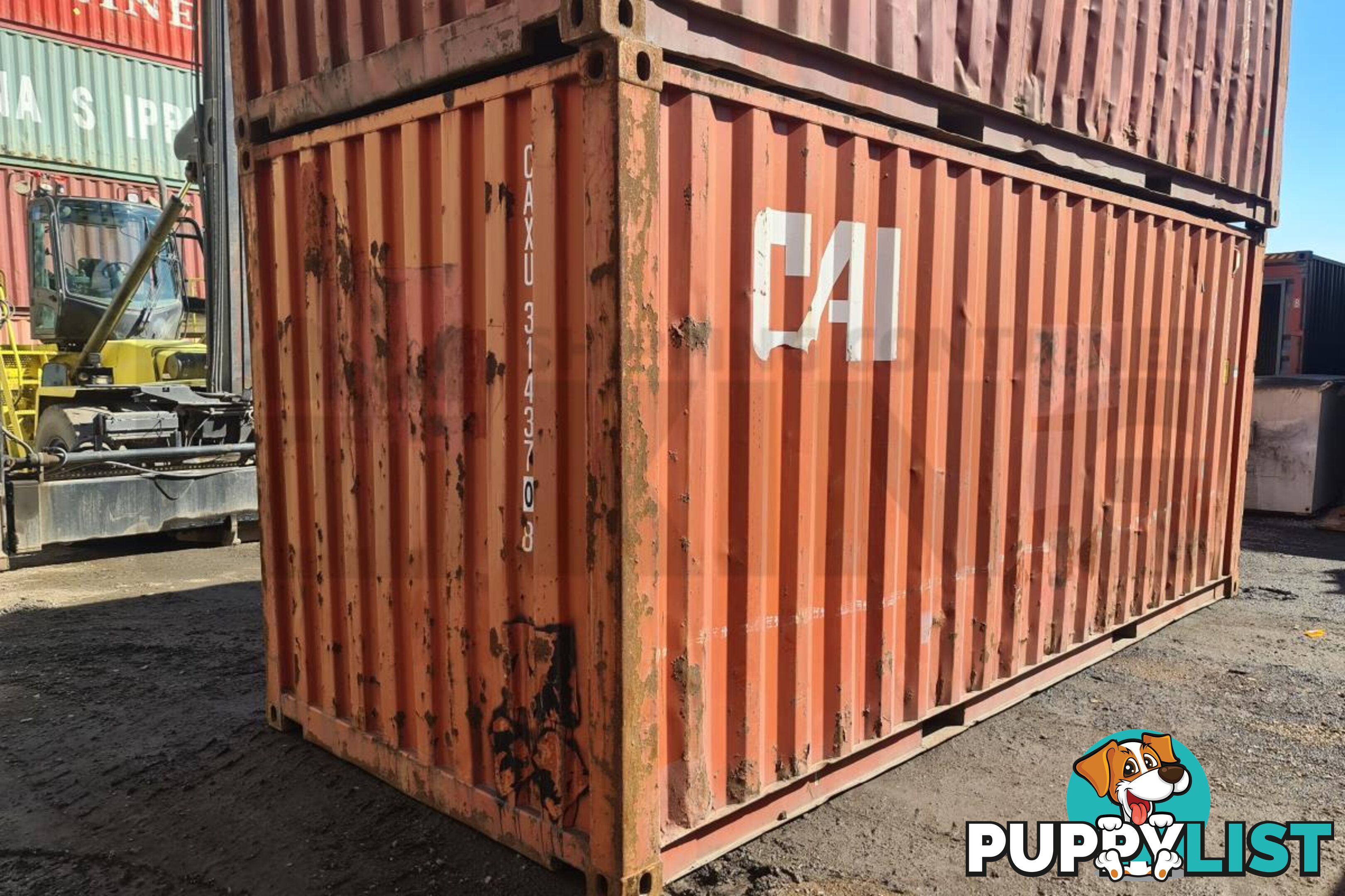 20' STANDARD HEIGHT SHIPPING CONTAINER - in Brisbane