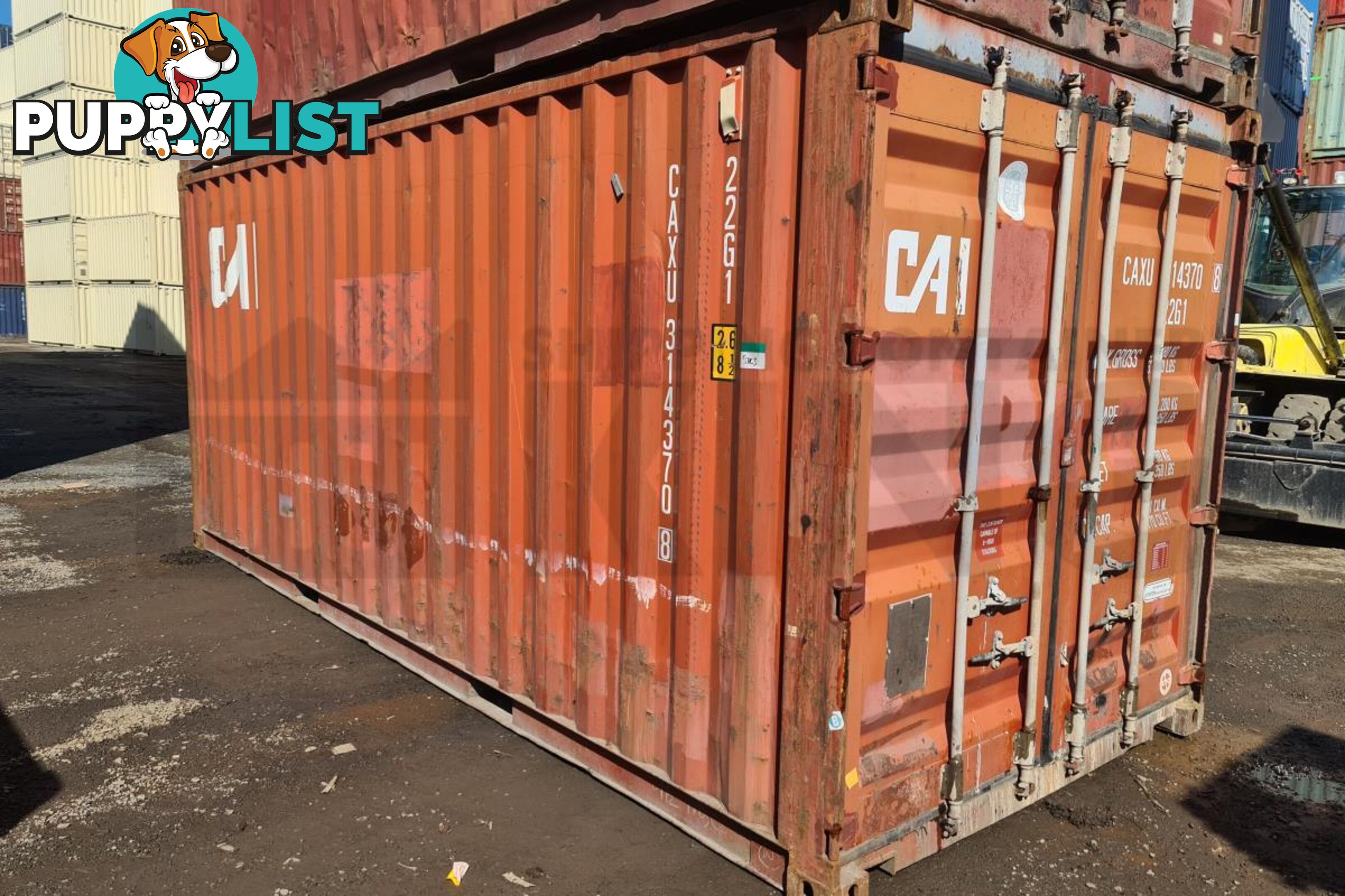 20' STANDARD HEIGHT SHIPPING CONTAINER - in Brisbane