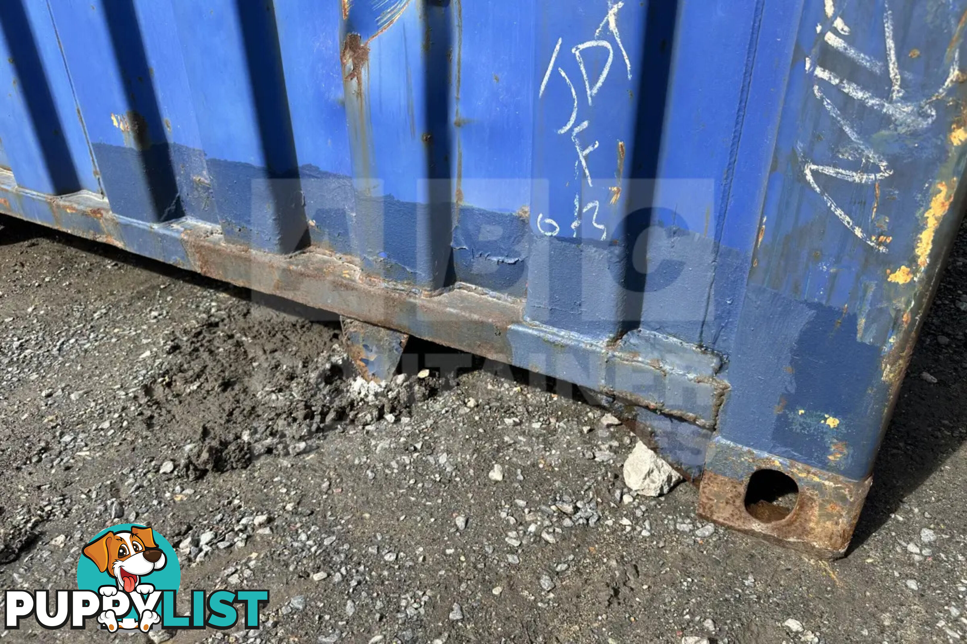 40' STANDARD HEIGHT SHIPPING CONTAINER