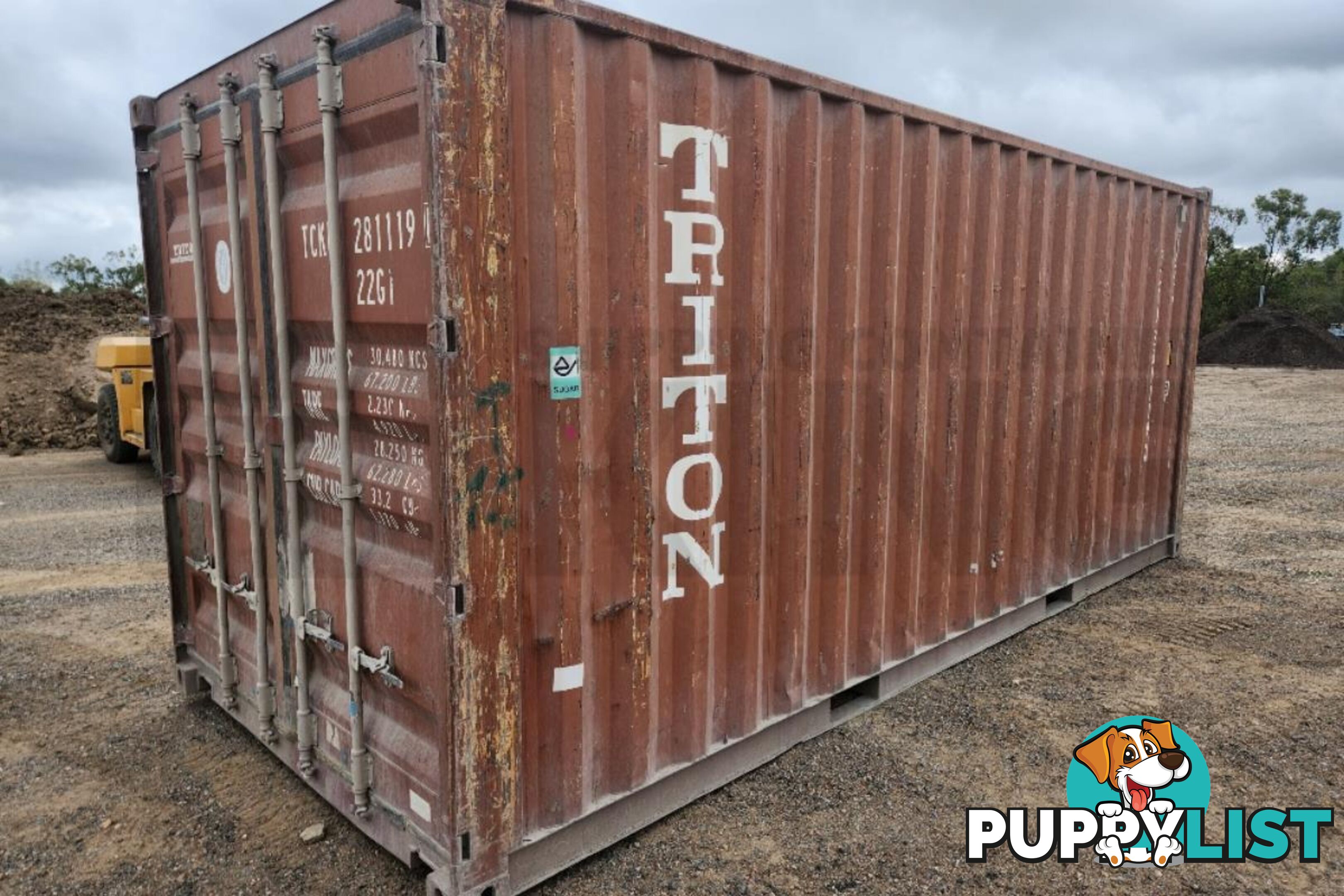 20' STANDARD HEIGHT SHIPPING CONTAINER - in Townsville