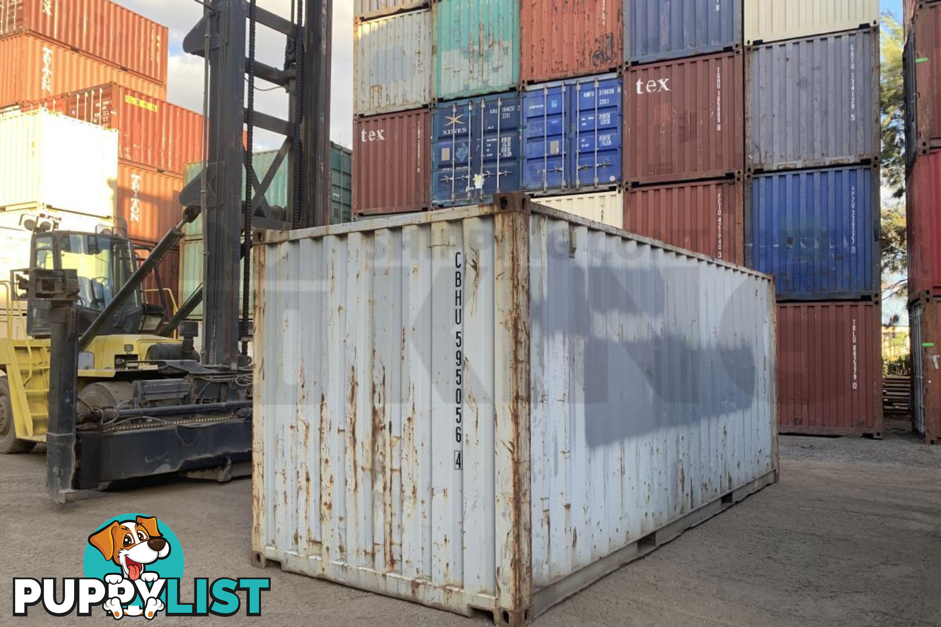 20' STANDARD HEIGHT SHIPPING CONTAINER - in Brisbane