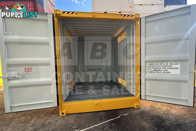 PAIR OF 10' HC DANGEROUS GOODS CONTAINERS (2 X 4 POST 10' DG'S)