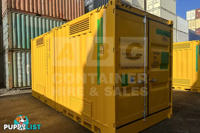 PAIR OF 10' HC DANGEROUS GOODS CONTAINERS (2 X 4 POST 10' DG'S)