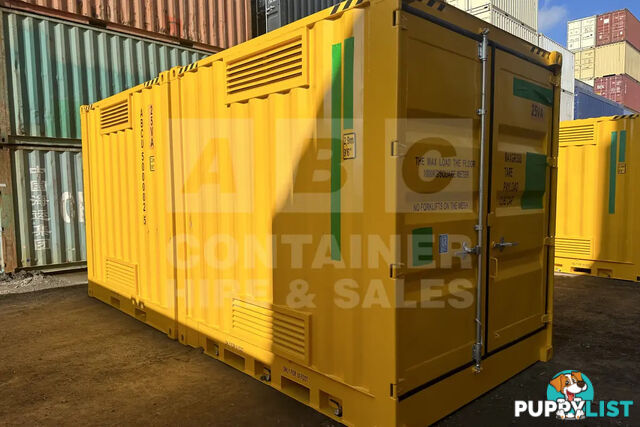 PAIR OF 10' HC DANGEROUS GOODS CONTAINERS (2 X 4 POST 10' DG'S)