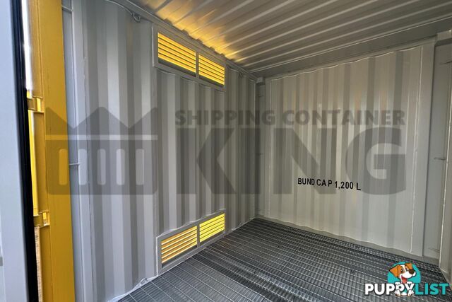PAIR OF 10' HC DANGEROUS GOODS CONTAINERS (2 X 4 POST 10' DG'S)