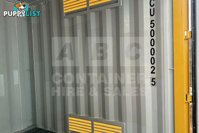 PAIR OF 10' HC DANGEROUS GOODS CONTAINERS (2 X 4 POST 10' DG'S)