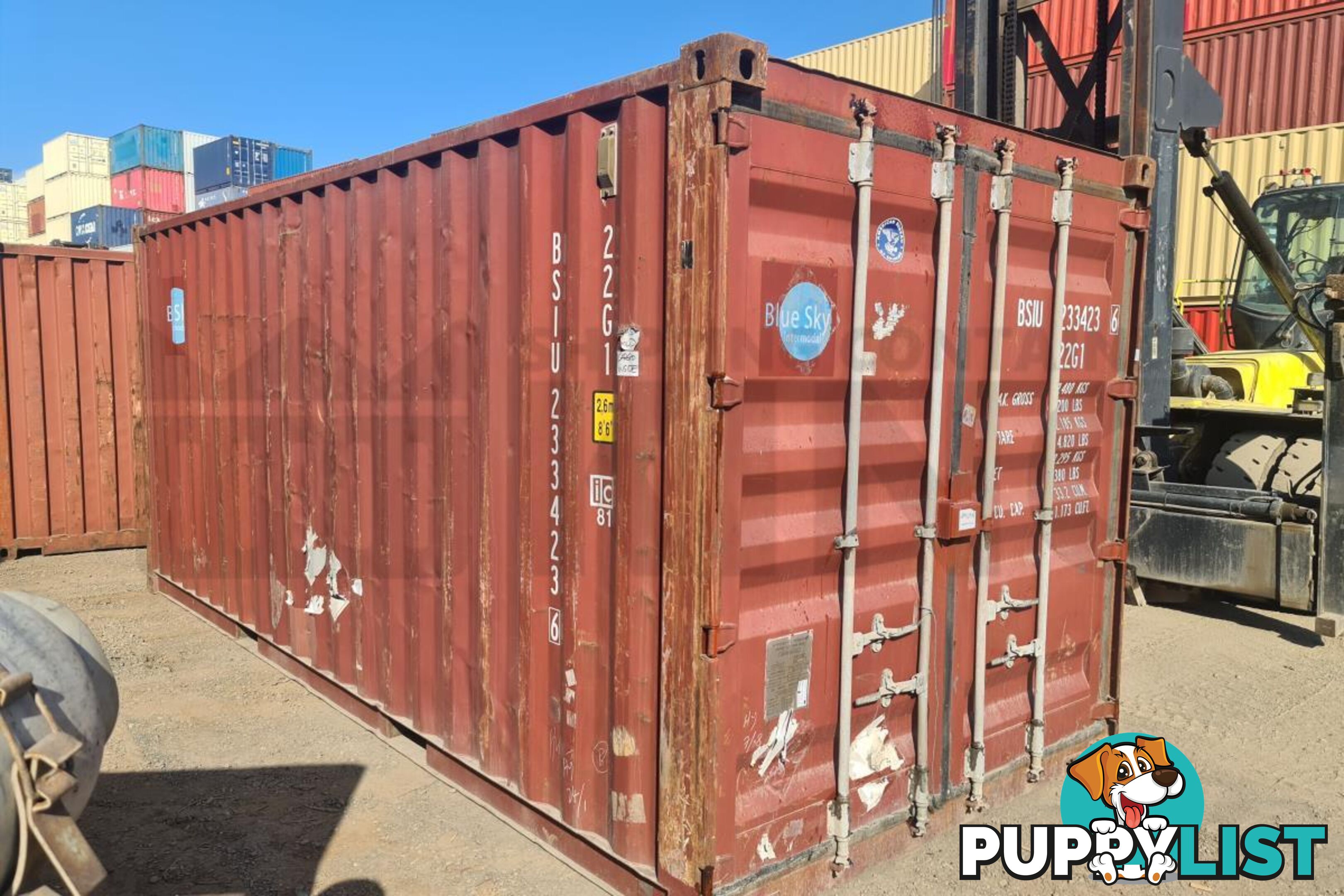 20' STANDARD HEIGHT SHIPPING CONTAINER - in Brisbane