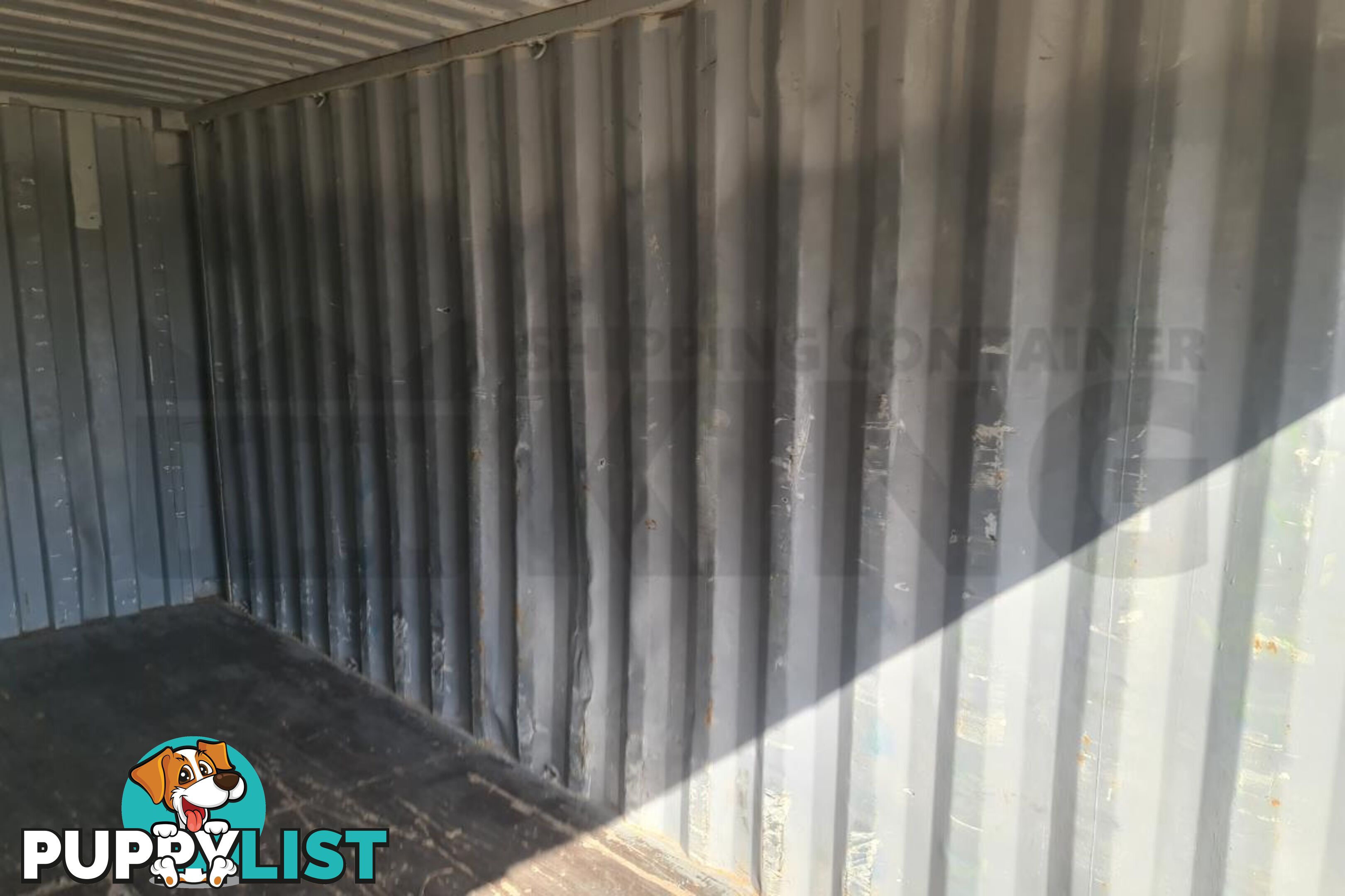 20' STANDARD HEIGHT SHIPPING CONTAINER - in Brisbane