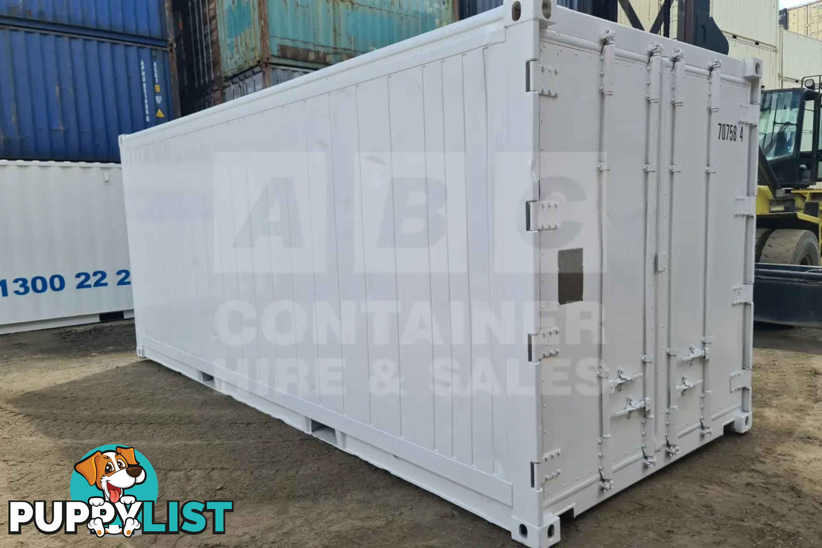 20' STANDARD HEIGHT REFRIGERATED "REEFER" SHIPPING CONTAINER (OPERATIONAL)