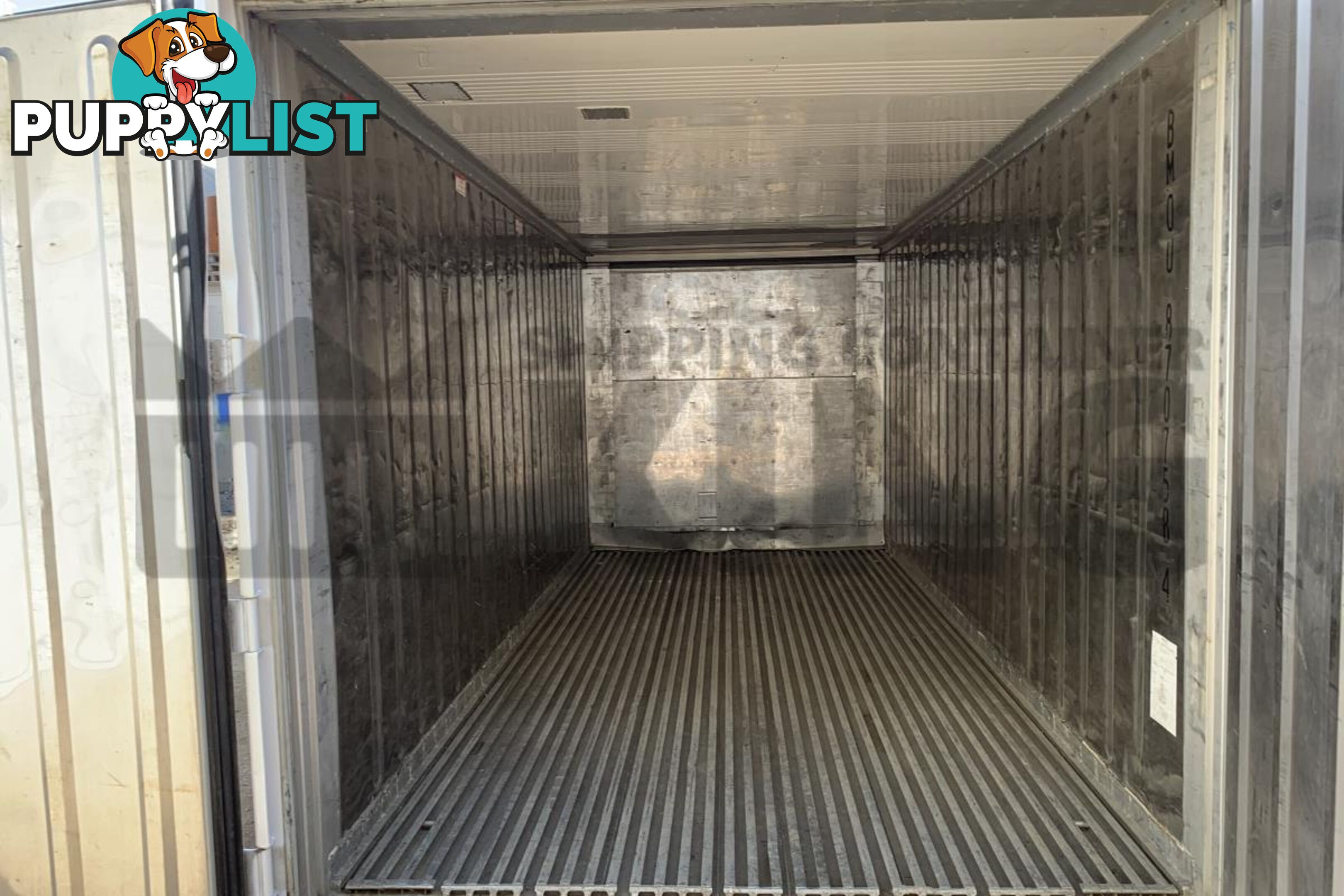 20' STANDARD HEIGHT REFRIGERATED "REEFER" SHIPPING CONTAINER (OPERATIONAL)