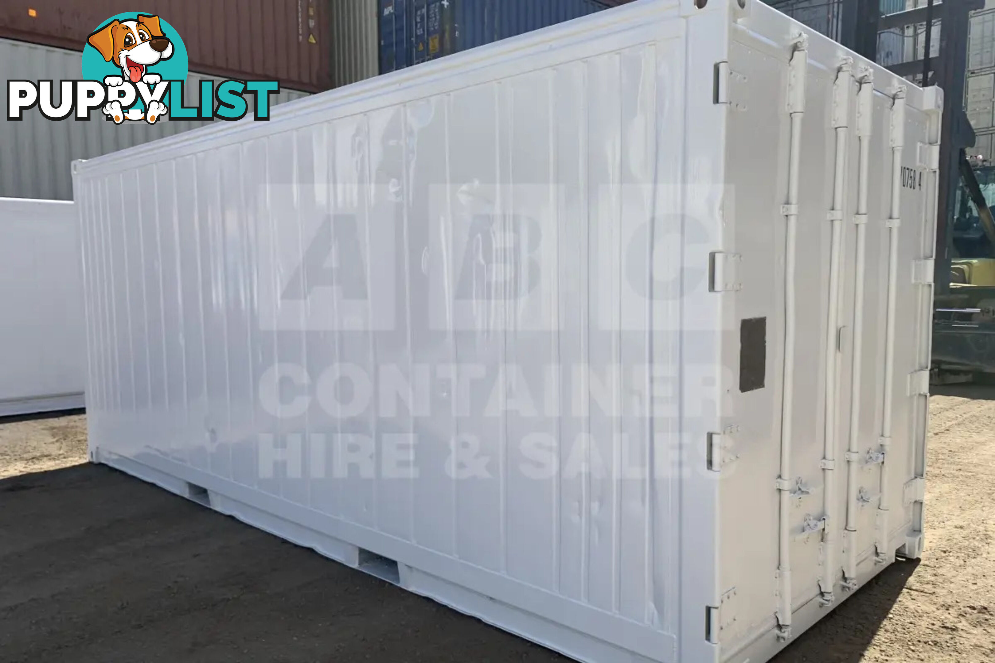 20' STANDARD HEIGHT REFRIGERATED "REEFER" SHIPPING CONTAINER (OPERATIONAL)